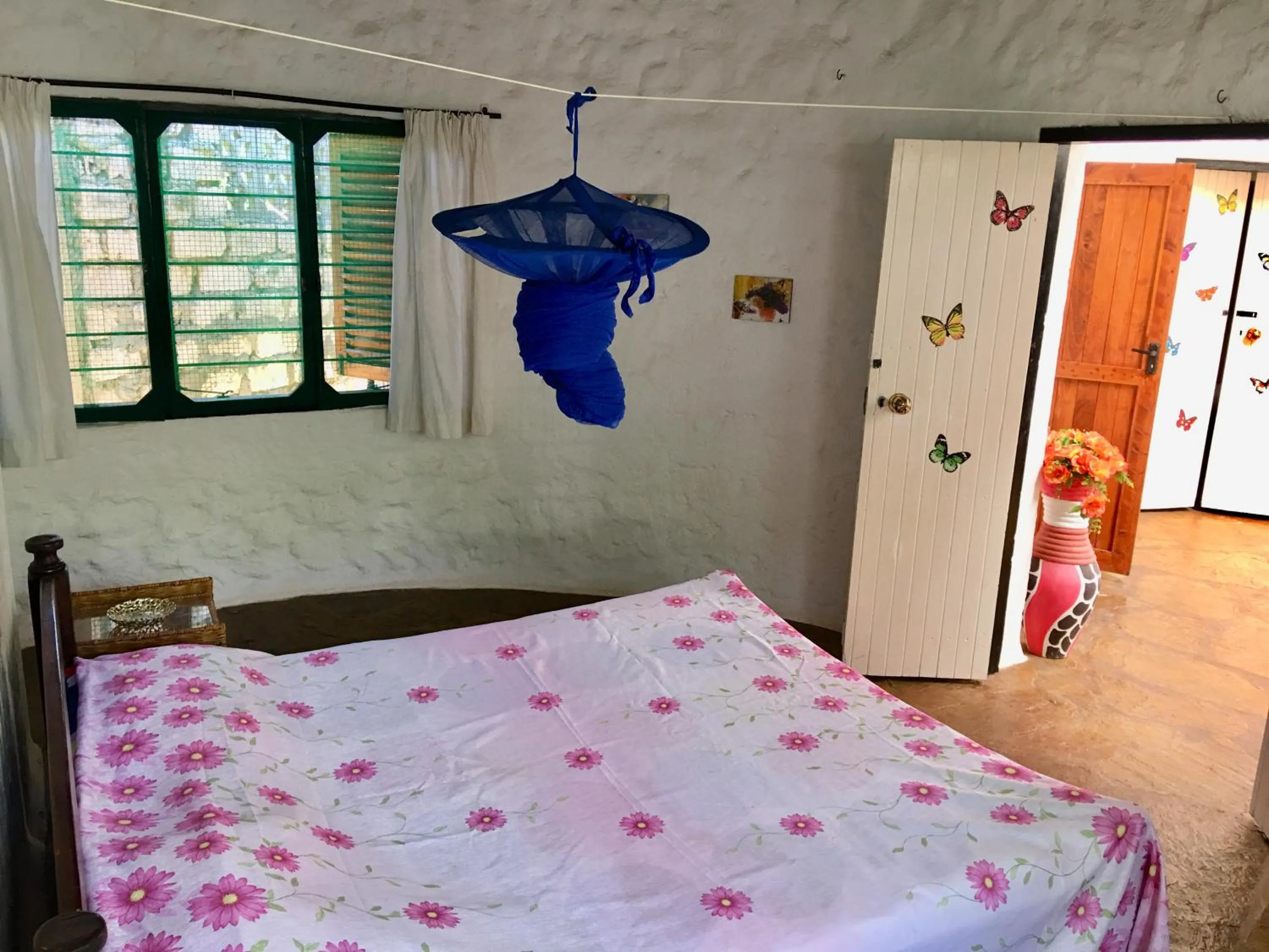 Bedroom, Bed in Tradewinds Lodge