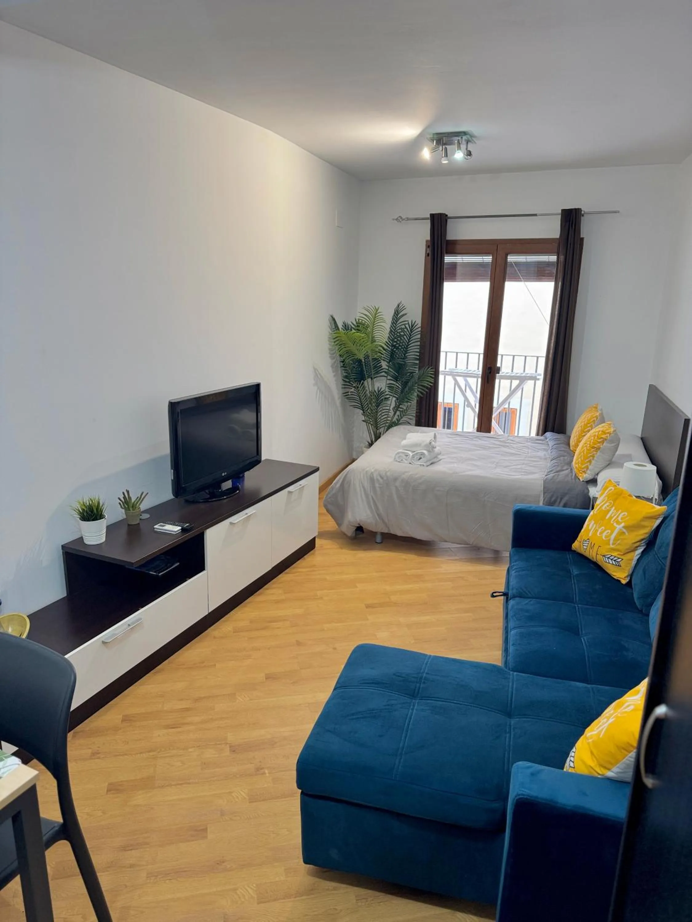 Bed in Wave Apartments