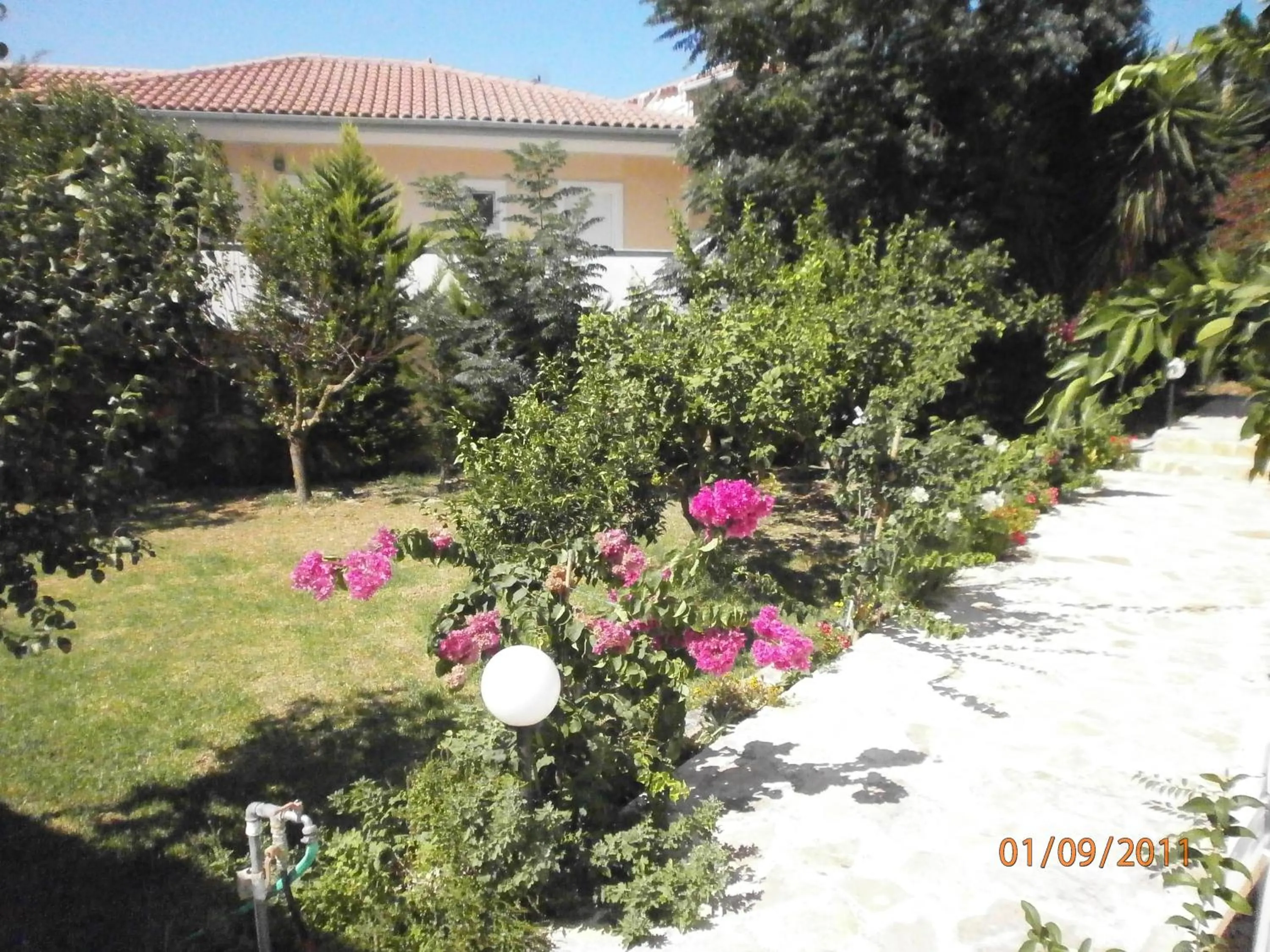 Garden in Elea Hotel Apartments and Villas