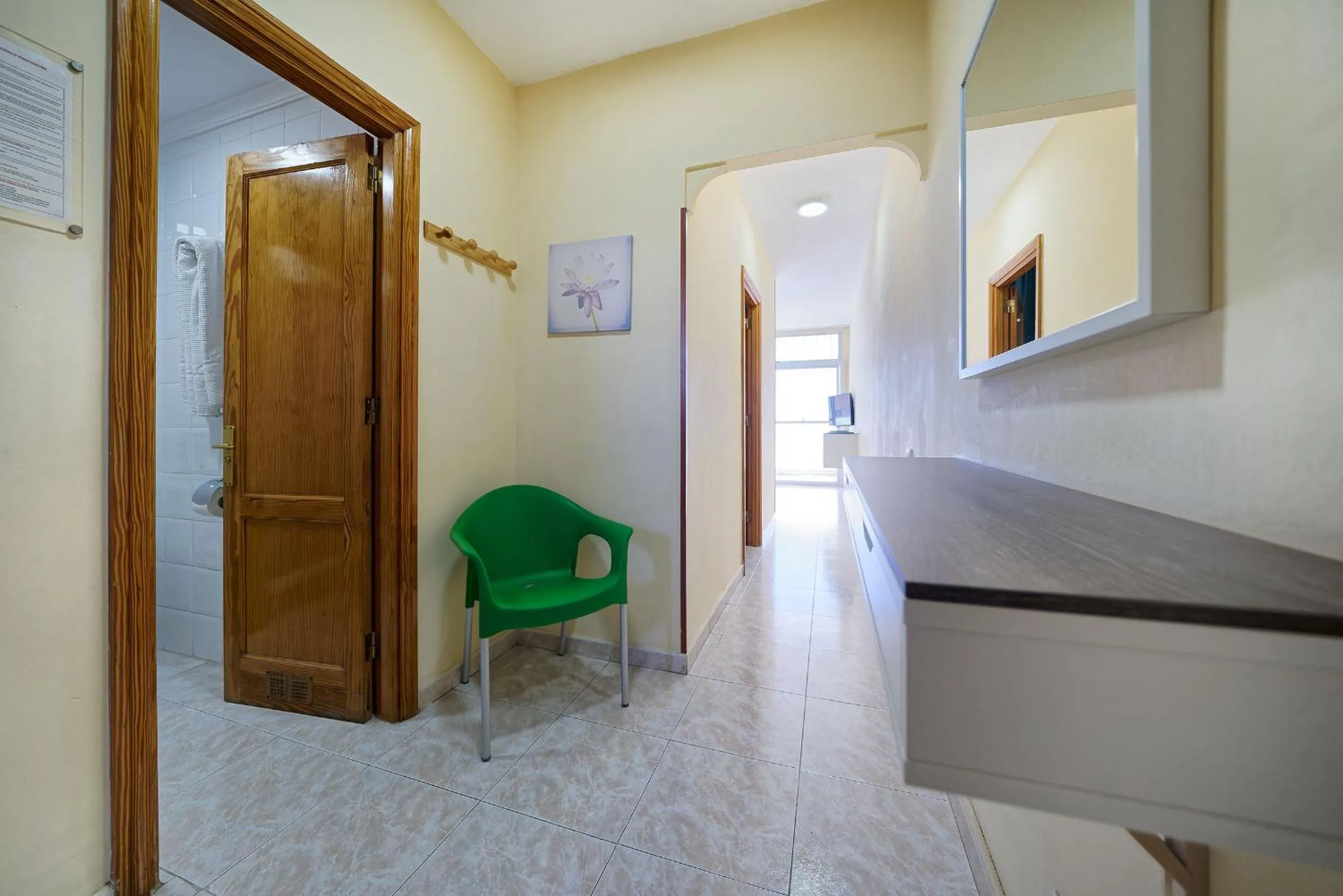 Lobby or reception in Apartamentos Strelitzias