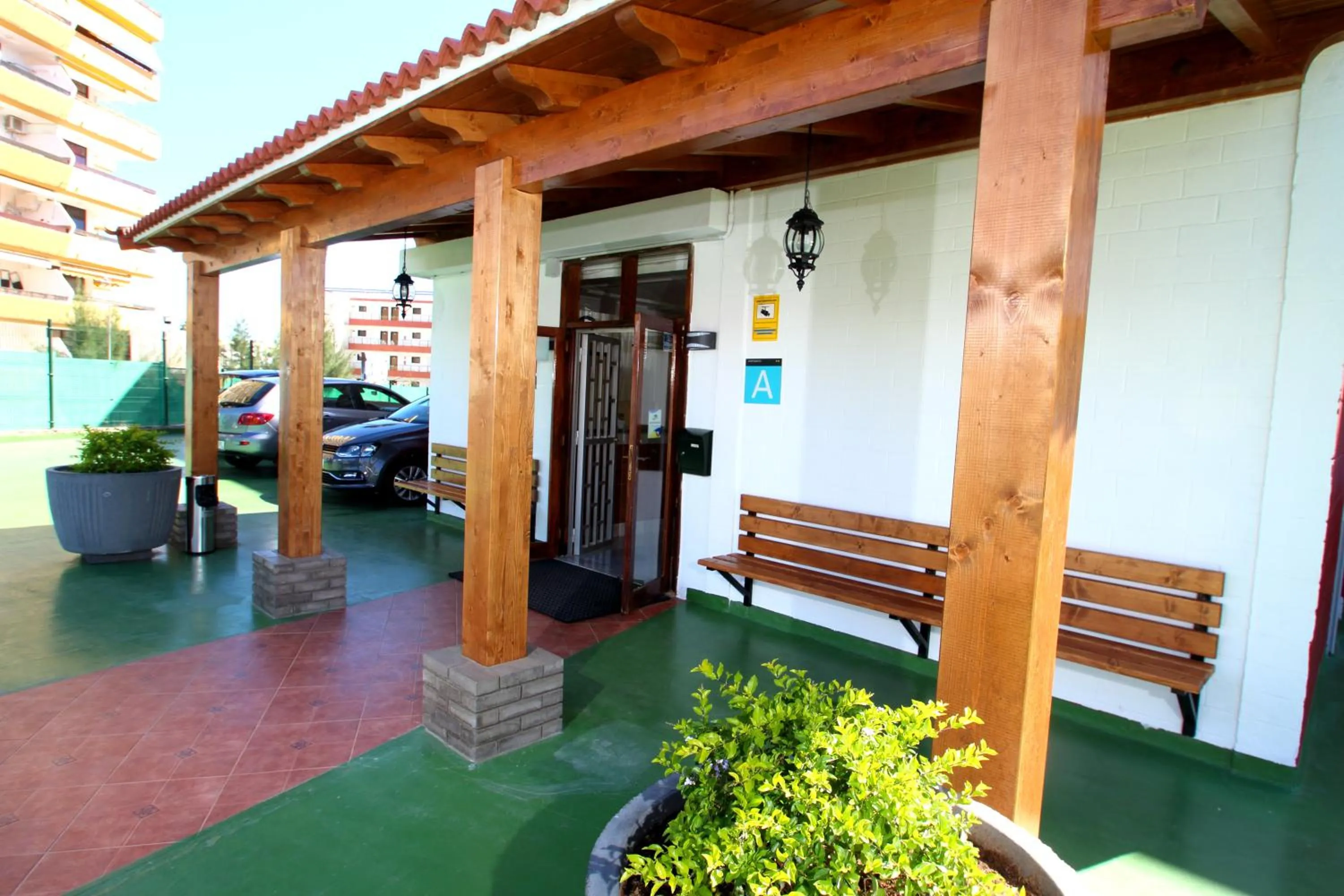 Facade/entrance in Apartamentos Strelitzias