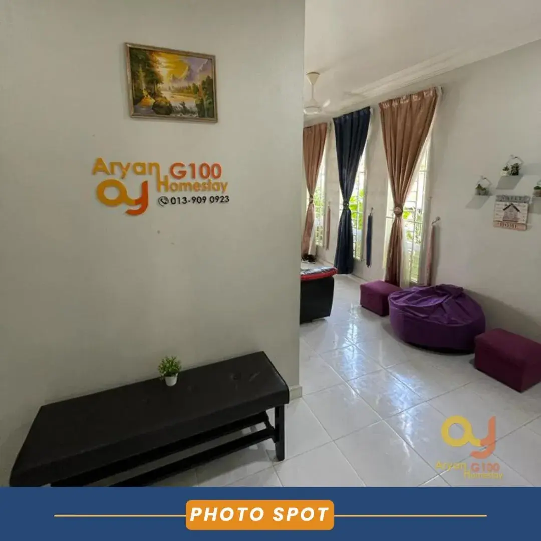 Three-Bedroom House in Aryan G100 Homestay Three-Bedroom House in Aryan G100 Homestay