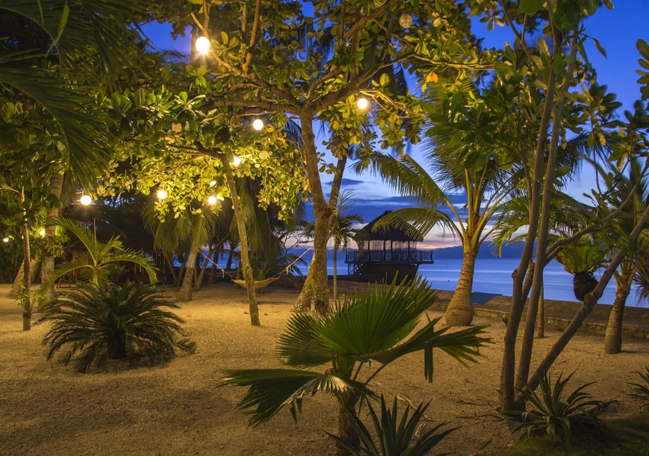 Property building in Les Maisons D'Itac