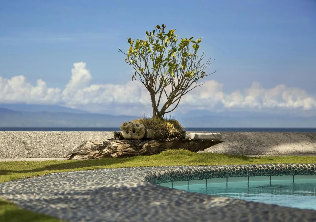 Property building in Les Maisons D'Itac