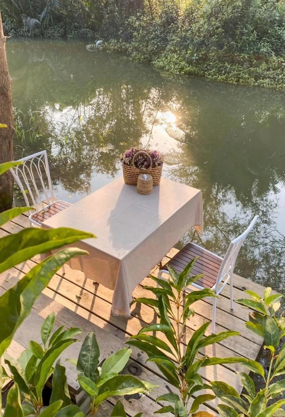 Dining area in House Of Passion Amphawa