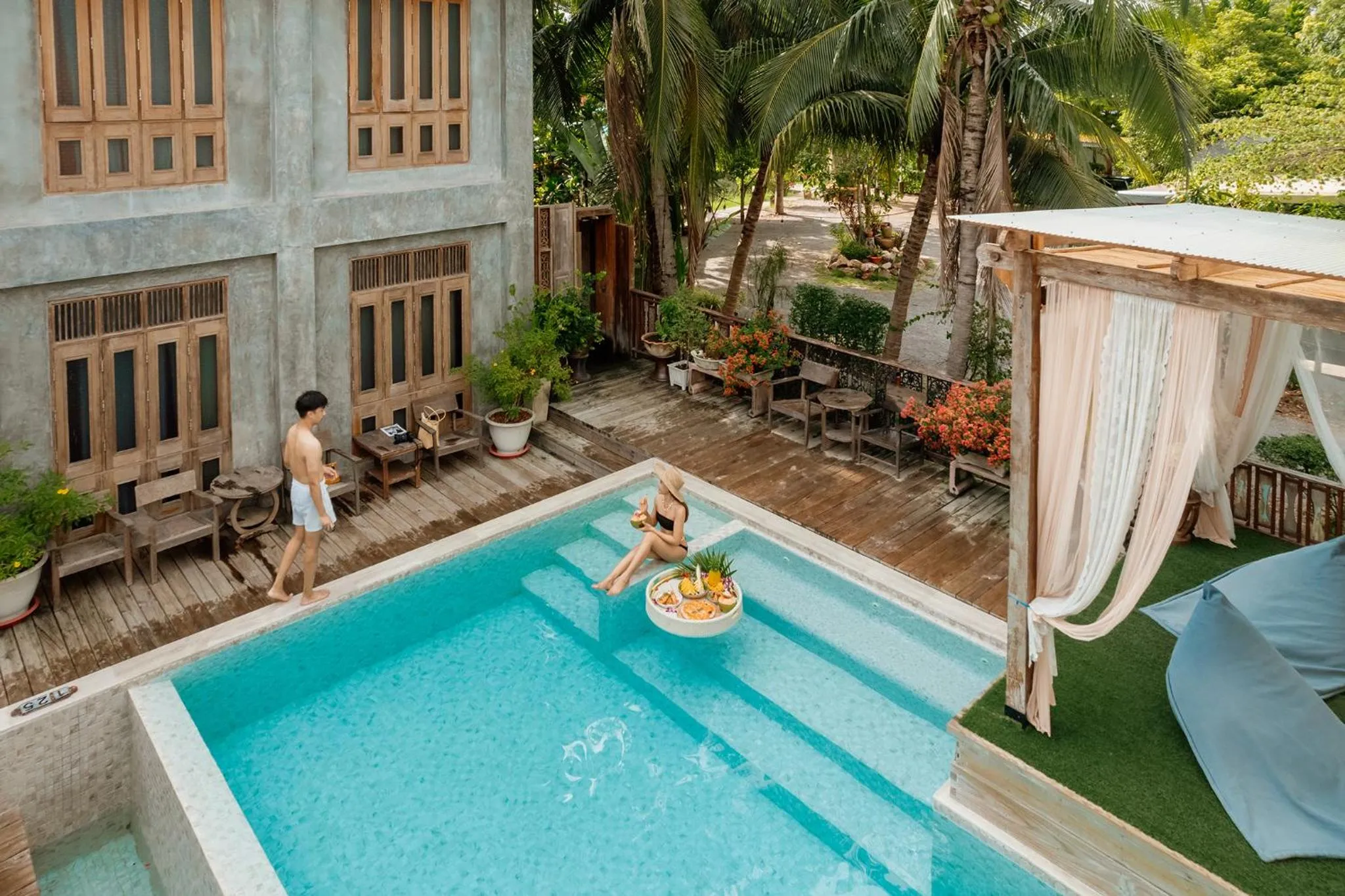 Swimming pool in House Of Passion Amphawa