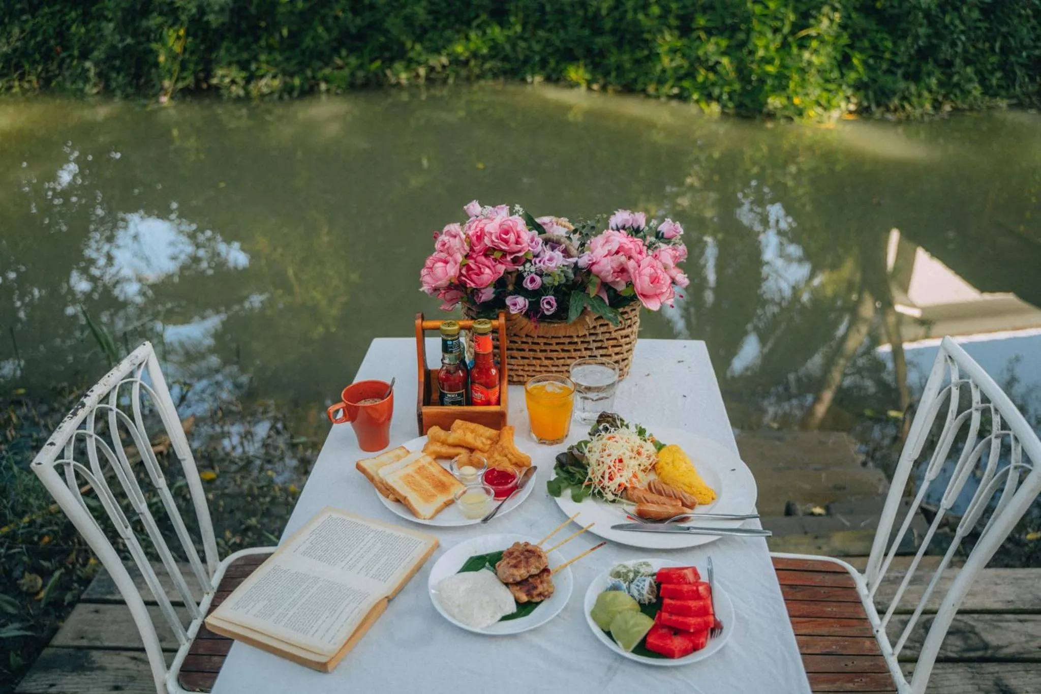 Breakfast in House Of Passion Amphawa