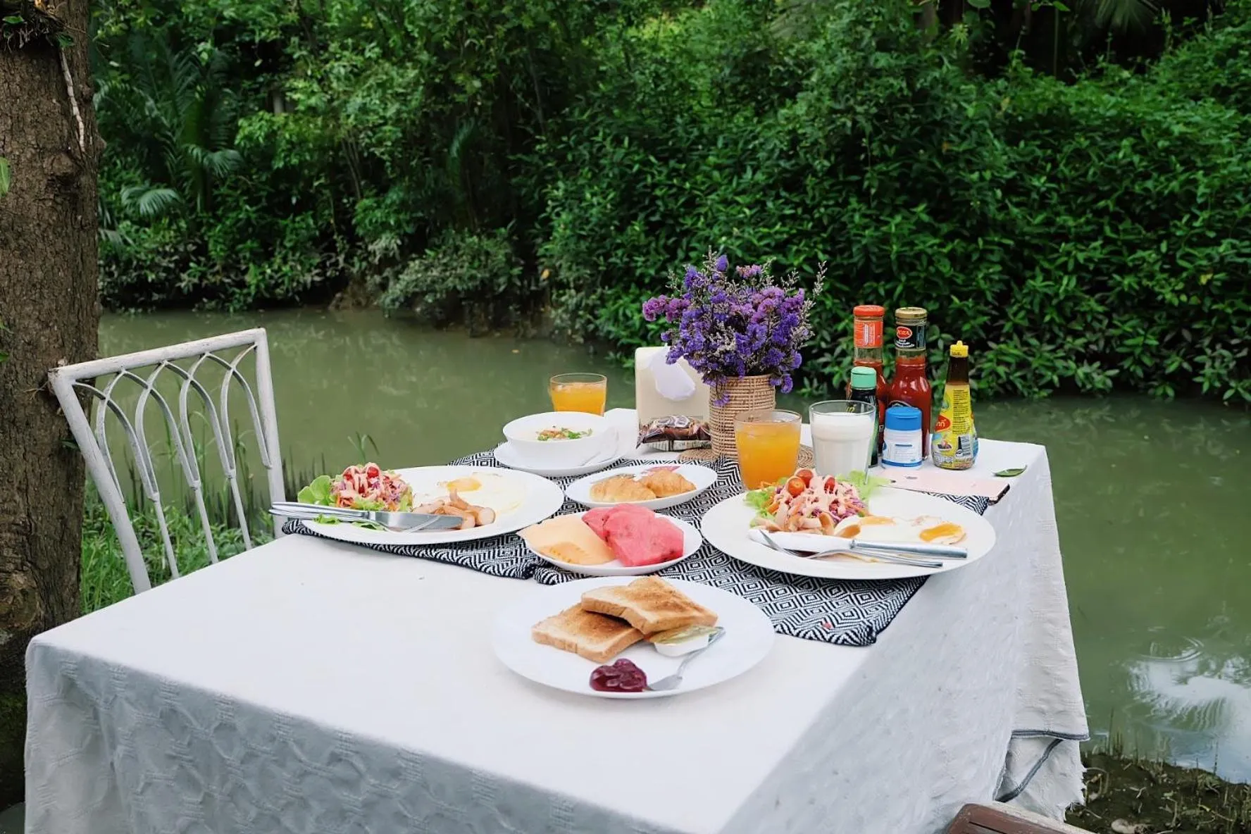 Restaurant/places to eat in House Of Passion Amphawa