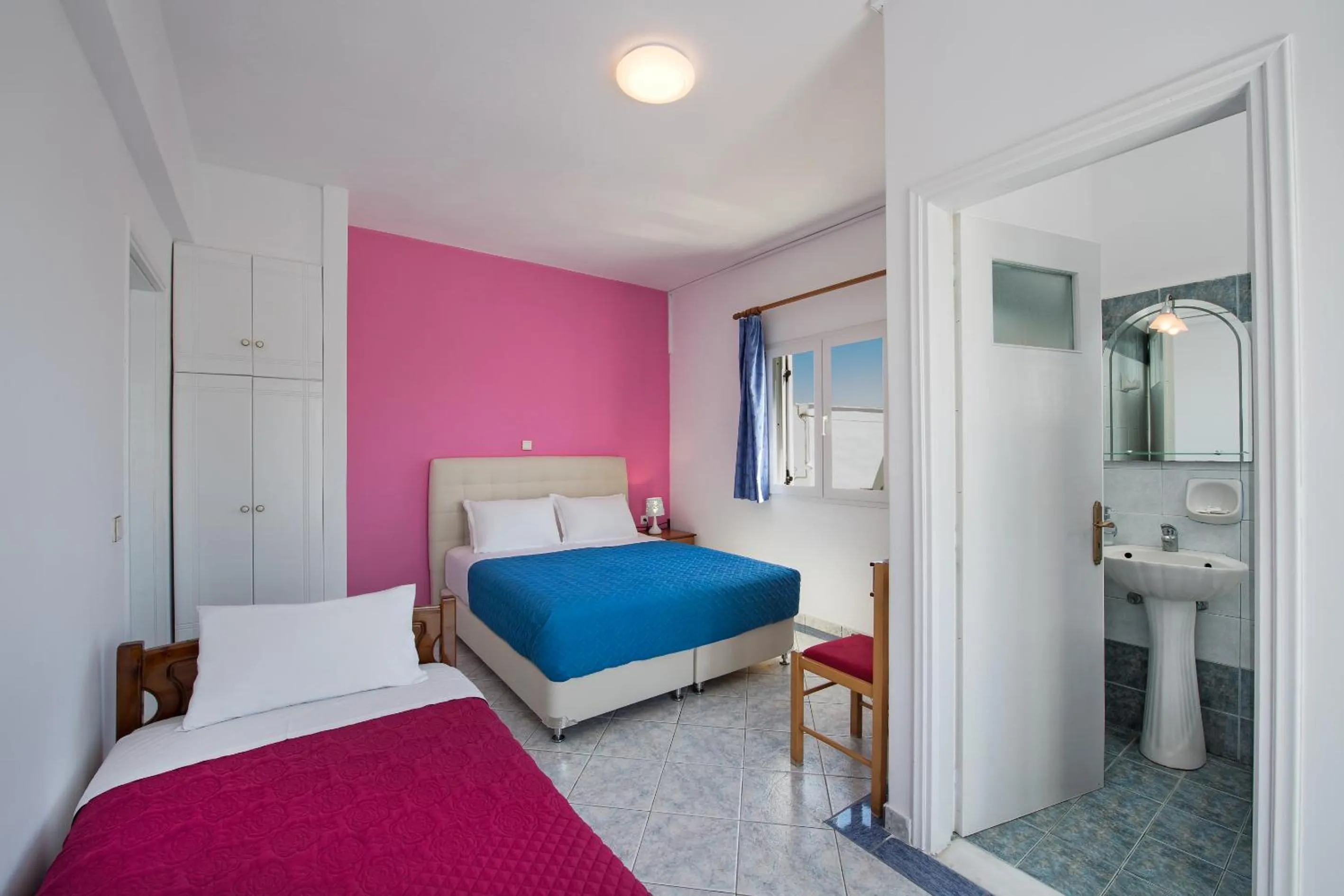 Photo of the whole room, Bed in Pension Ptolemeos