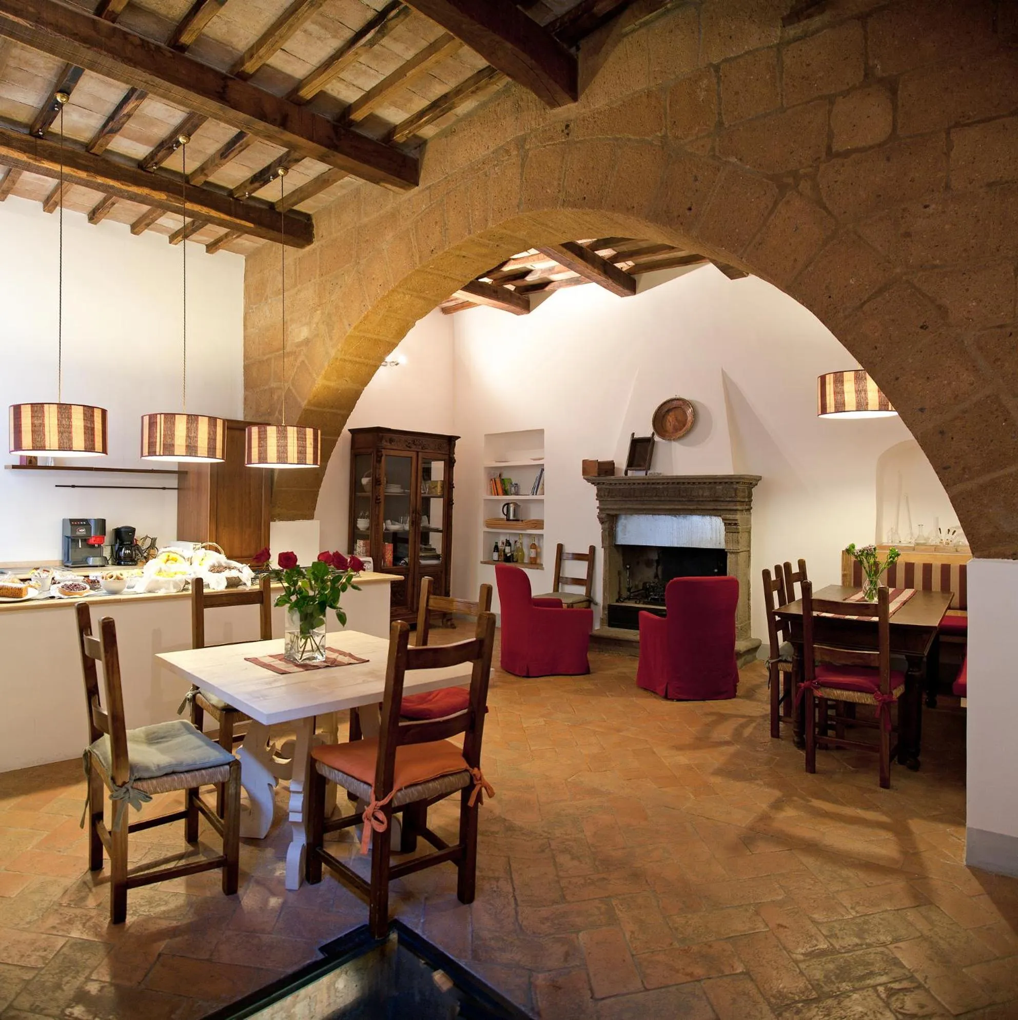 Dining area in Sant'Angelo 42