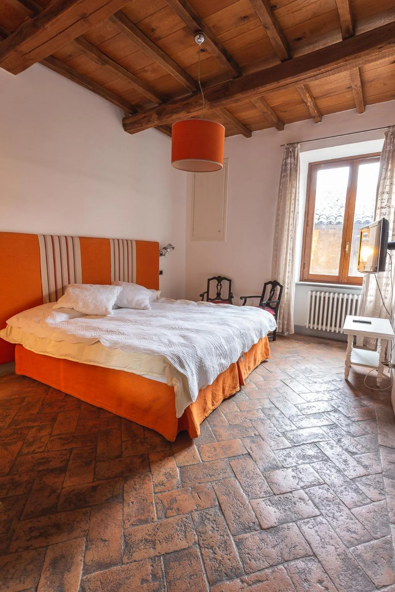 Photo of the whole room, Bed in Sant'Angelo 42