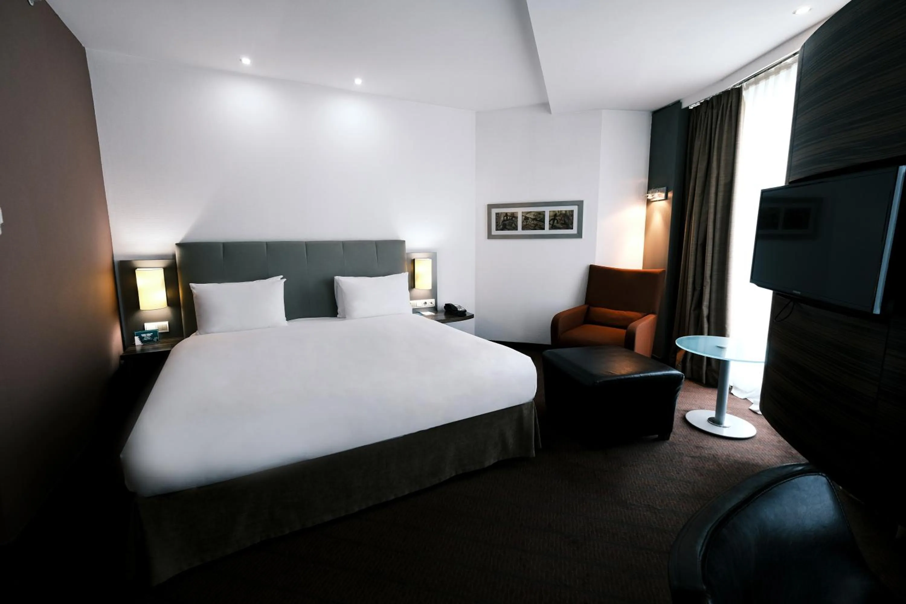 Photo of the whole room, Bed in Holiday Inn Almaty by IHG