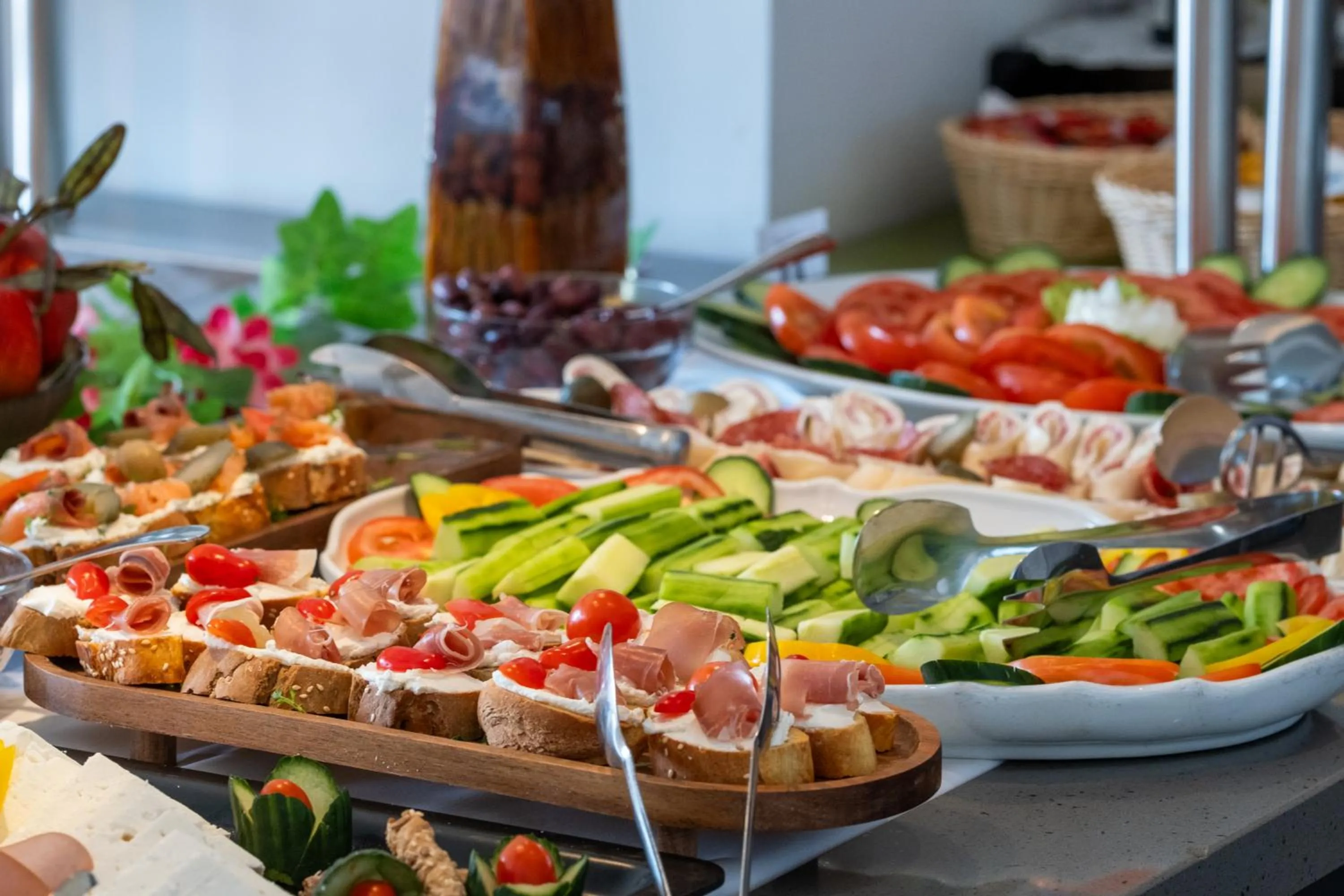 Restaurant/places to eat in Mediterranean Beach Resort