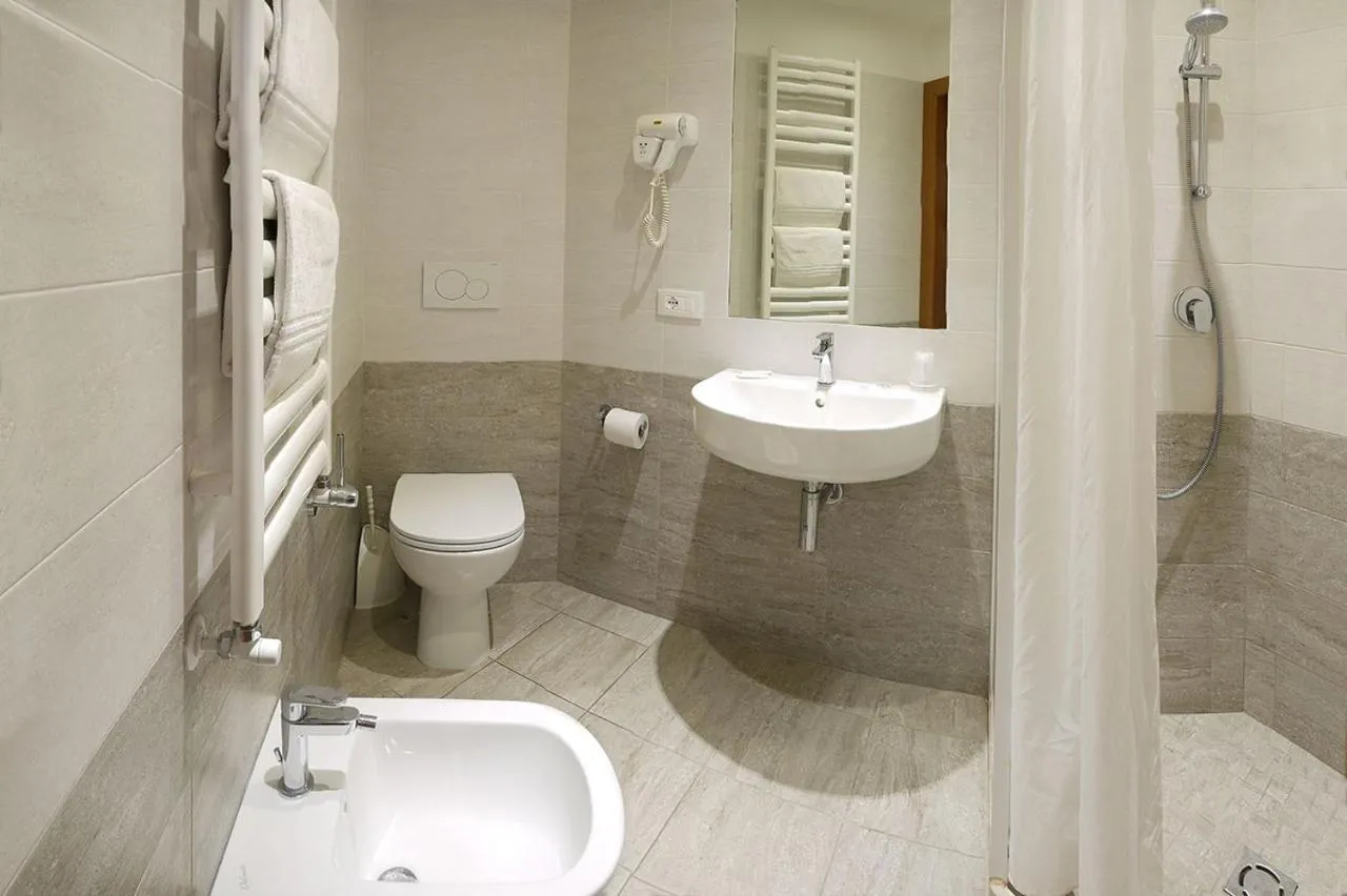 Bathroom in Hotel Alla Rotonda