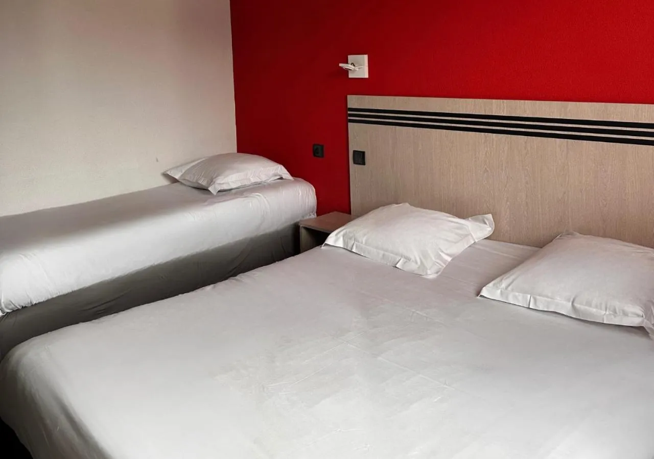 Bed in Brit Hotel La Ferté sous Jouarre