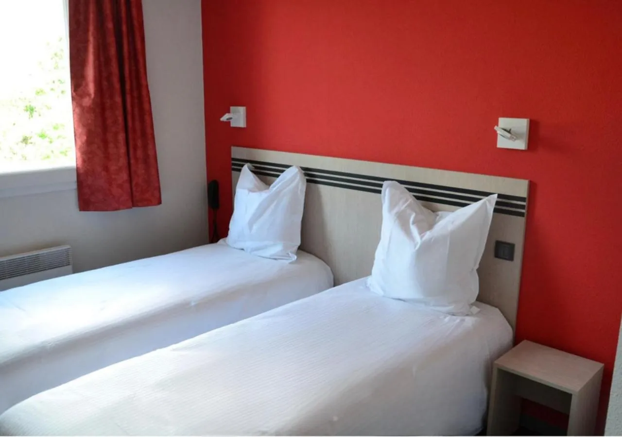 Bed in Brit Hotel La Ferté sous Jouarre