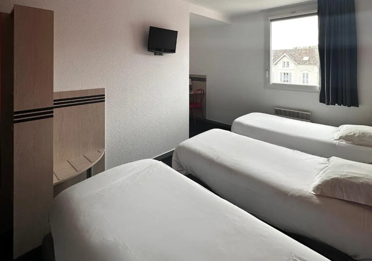 Bed in Brit Hotel La Ferté sous Jouarre