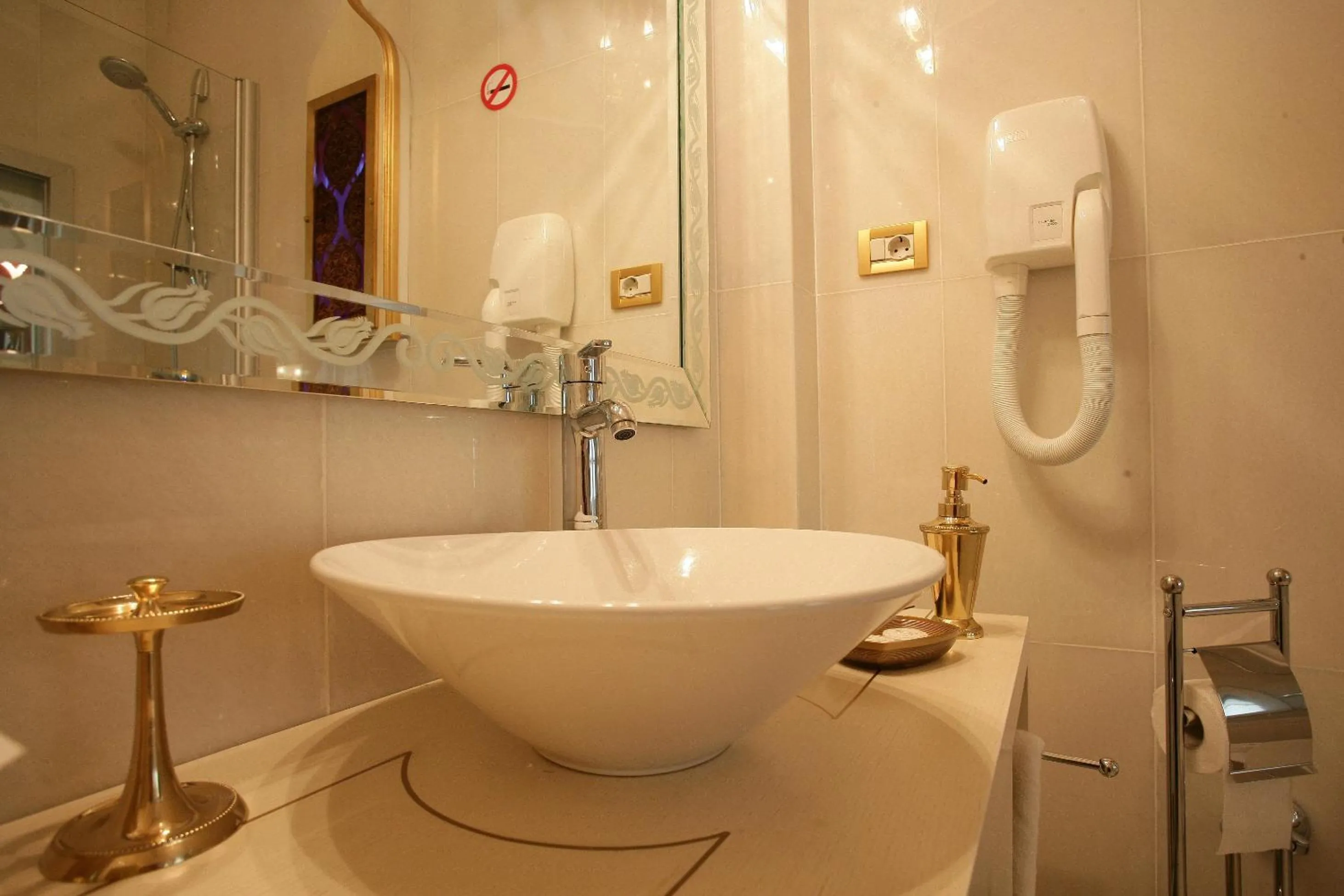 Toilet in Fuat Pasa Oteli - Special Category Bosphorus