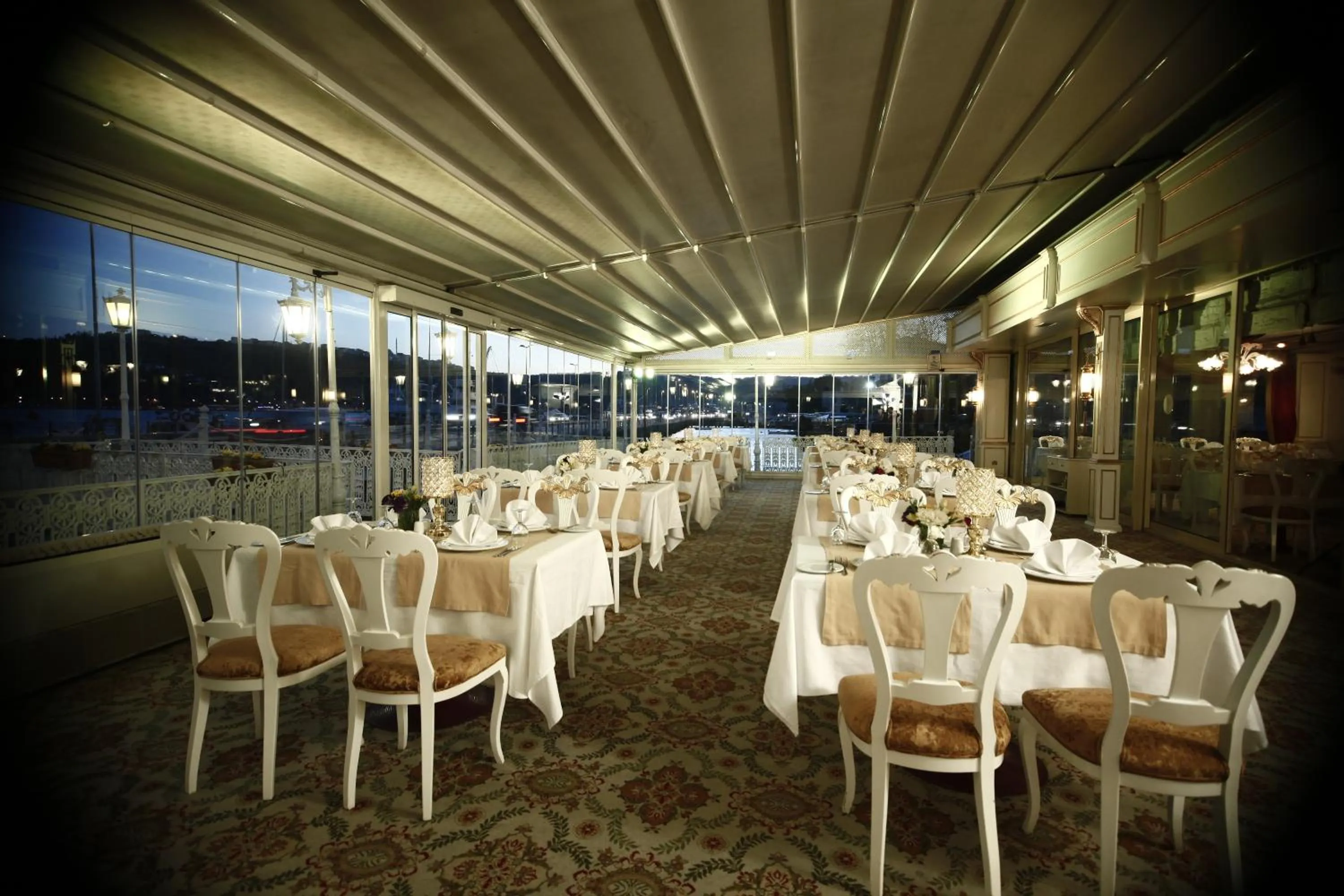 Restaurant/places to eat in Fuat Pasa Oteli - Special Category Bosphorus