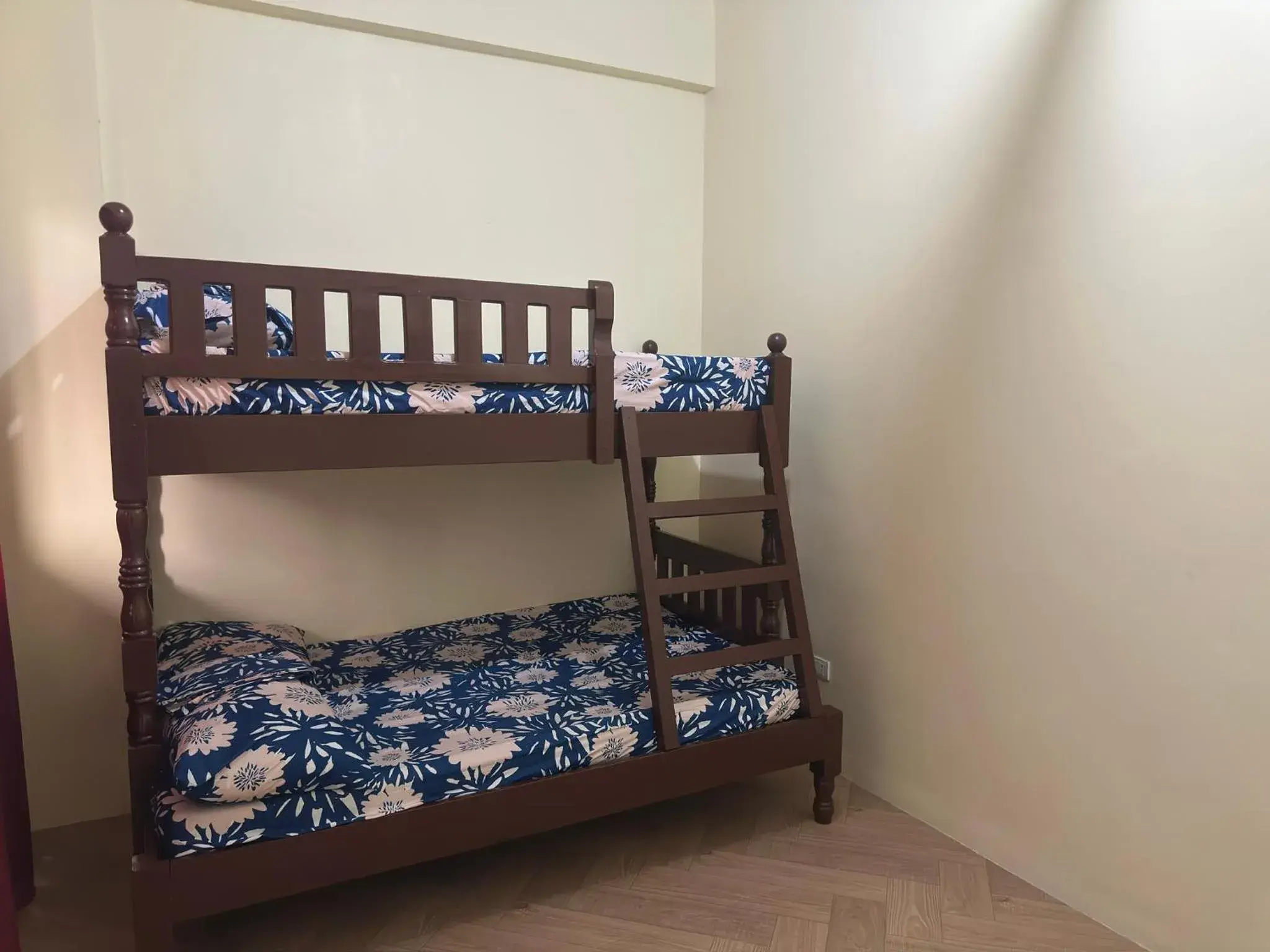 Budget Triple Room - single occupancy in RV3 TRANSIENT HOUSE Budget Triple Room - single occupancy in RV3 TRANSIENT HOUSE