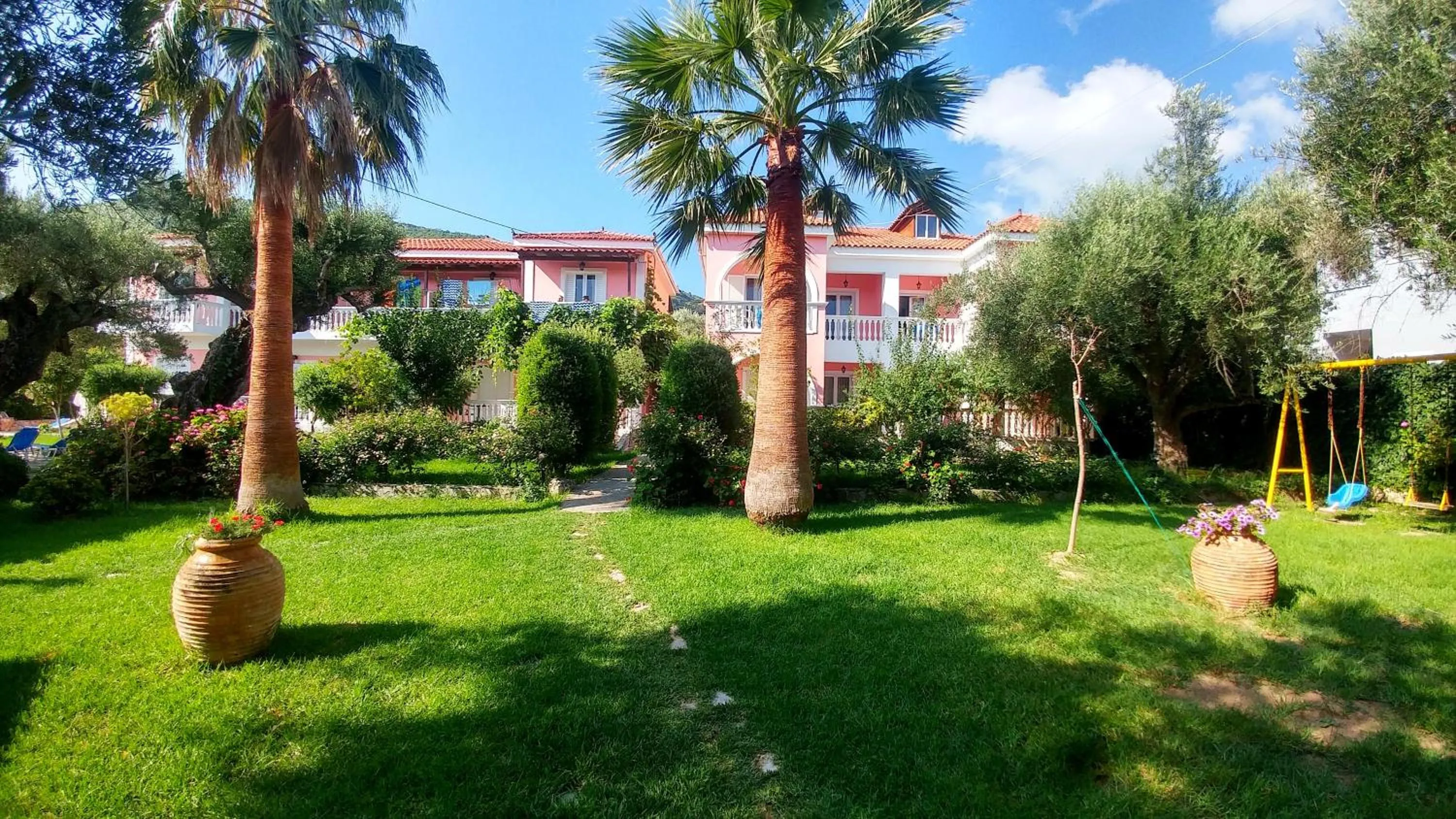 Property building in Kyprianos