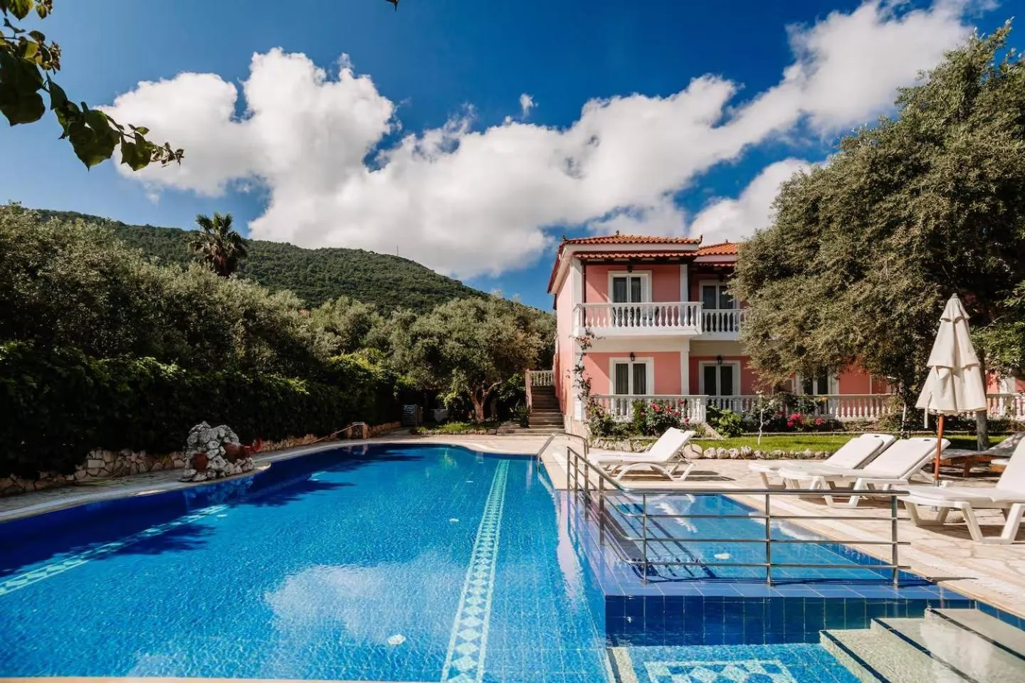 Swimming pool in Kyprianos