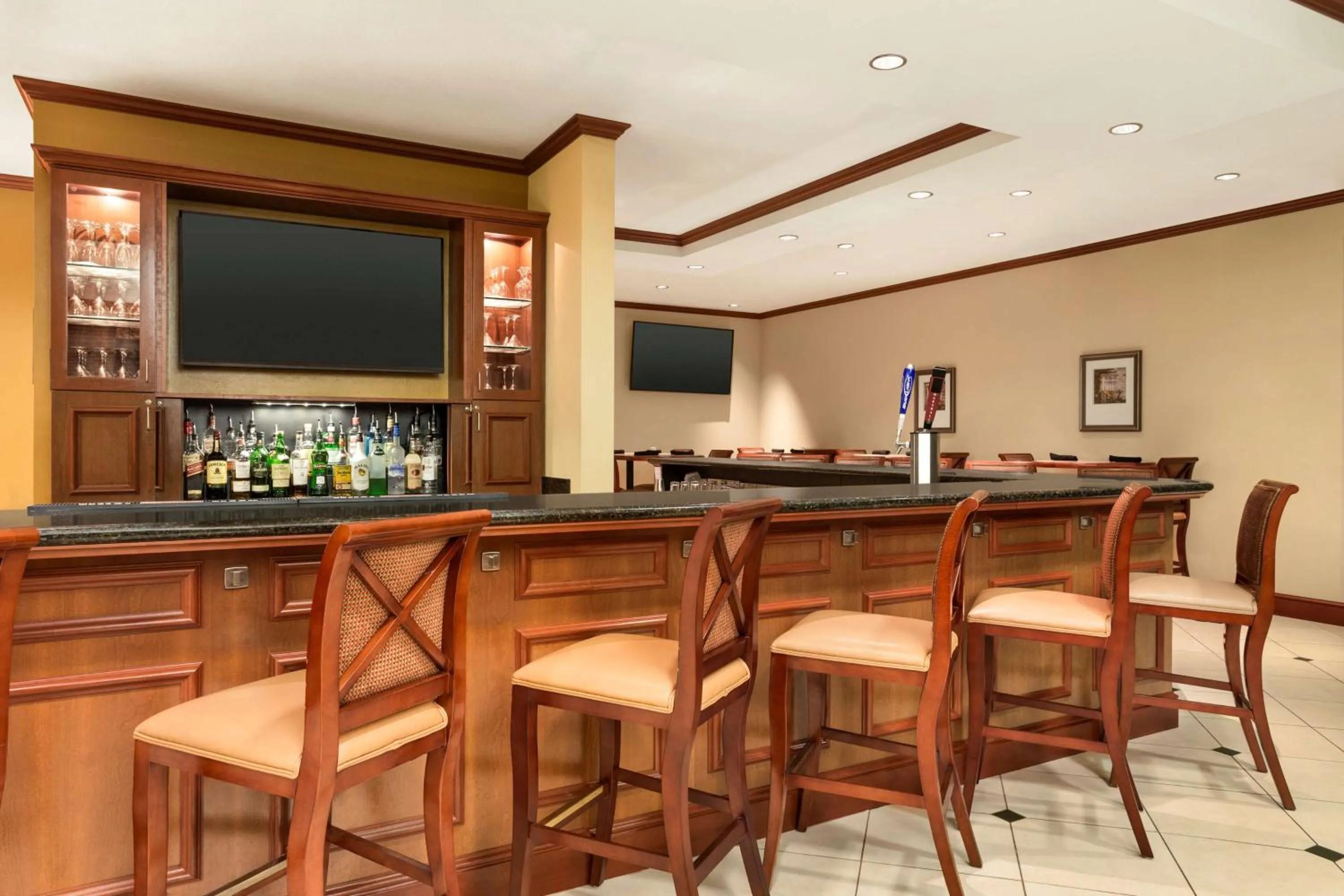Lounge or bar in Hilton Garden Inn Bartlesville