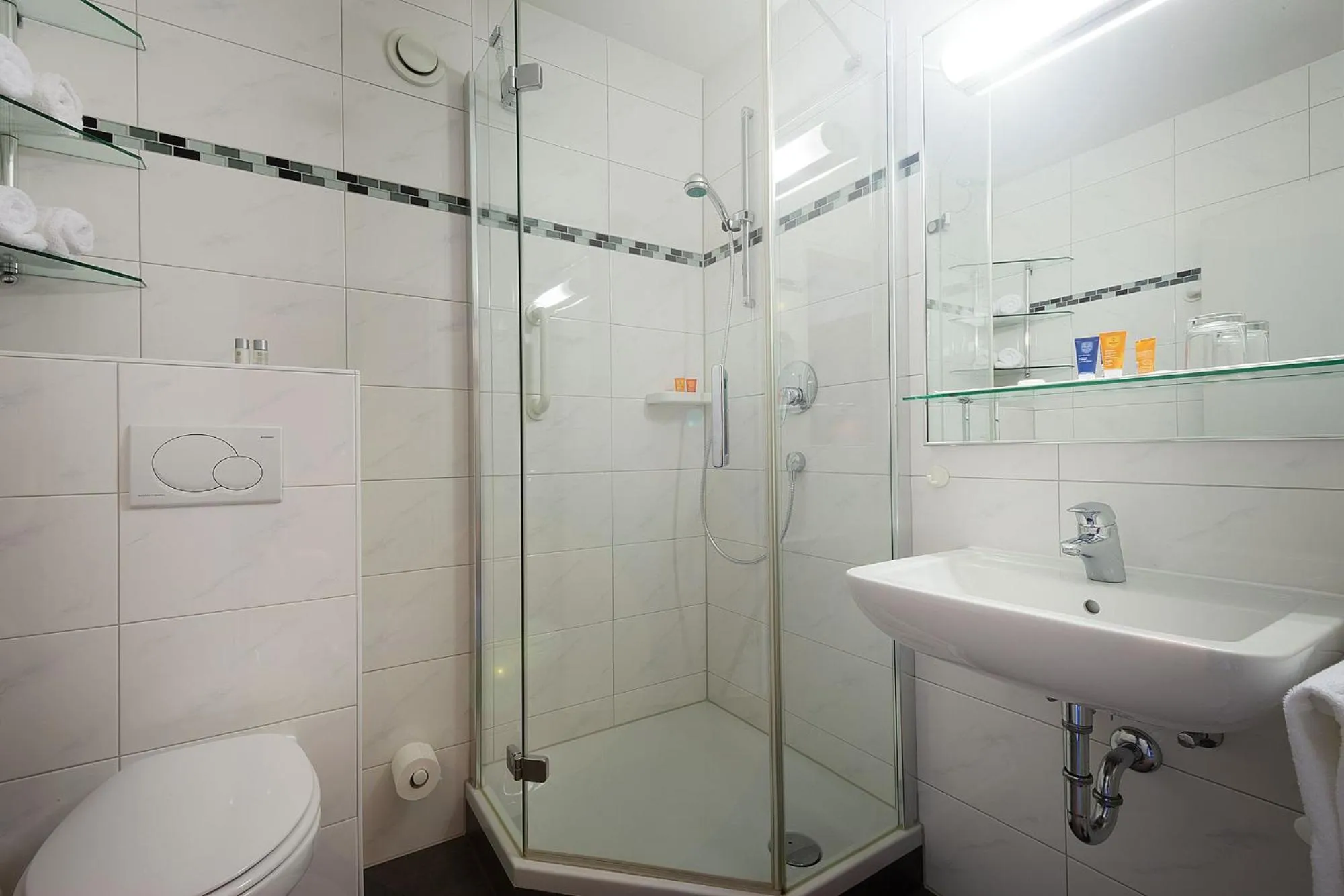 Shower in Hotel Fontana