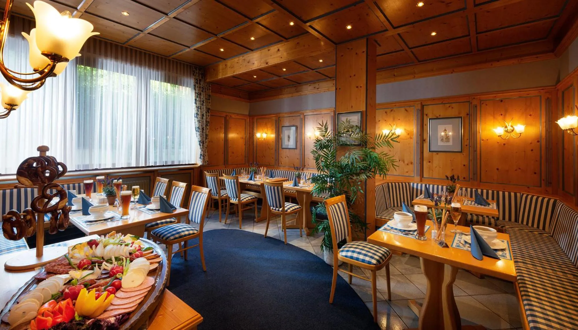 Restaurant/places to eat in Hotel Fontana