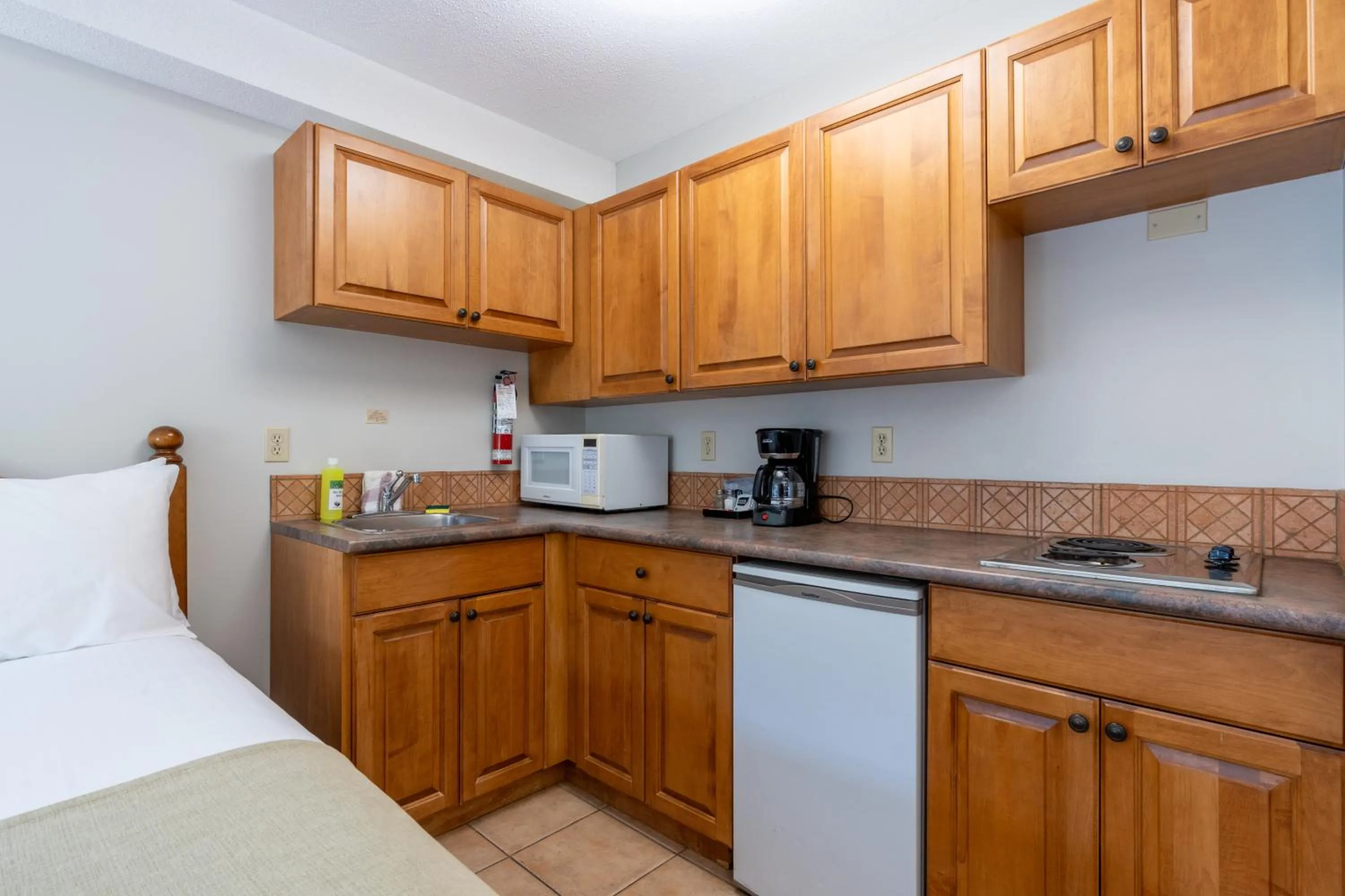 Coffee/tea facilities in Sundance Lodge