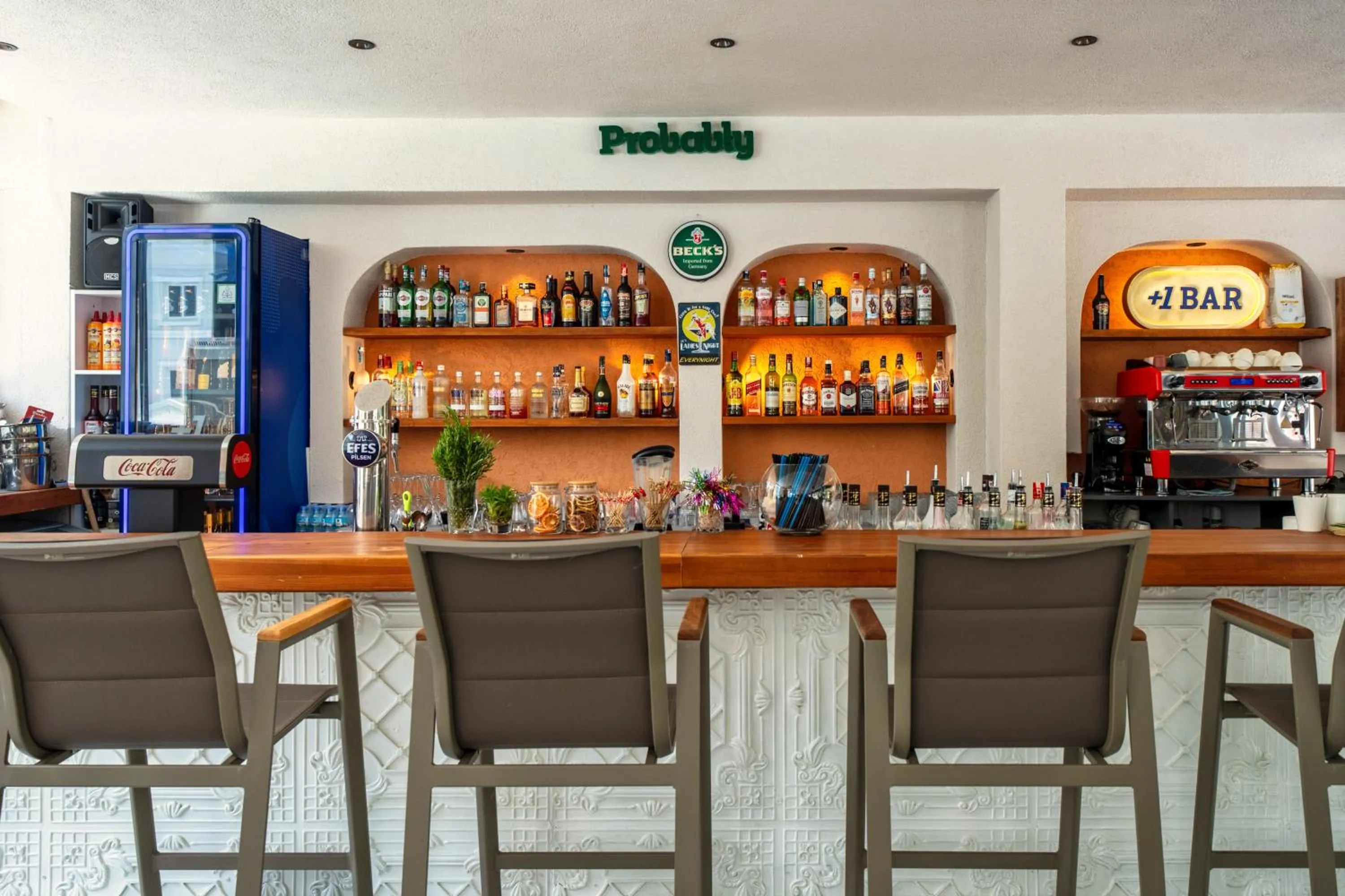 Montebello Deluxe Hotel