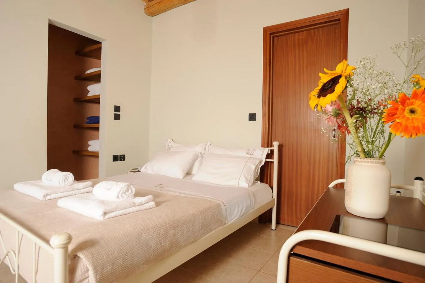 Bedroom, Bed in Stefanos Village Hotel