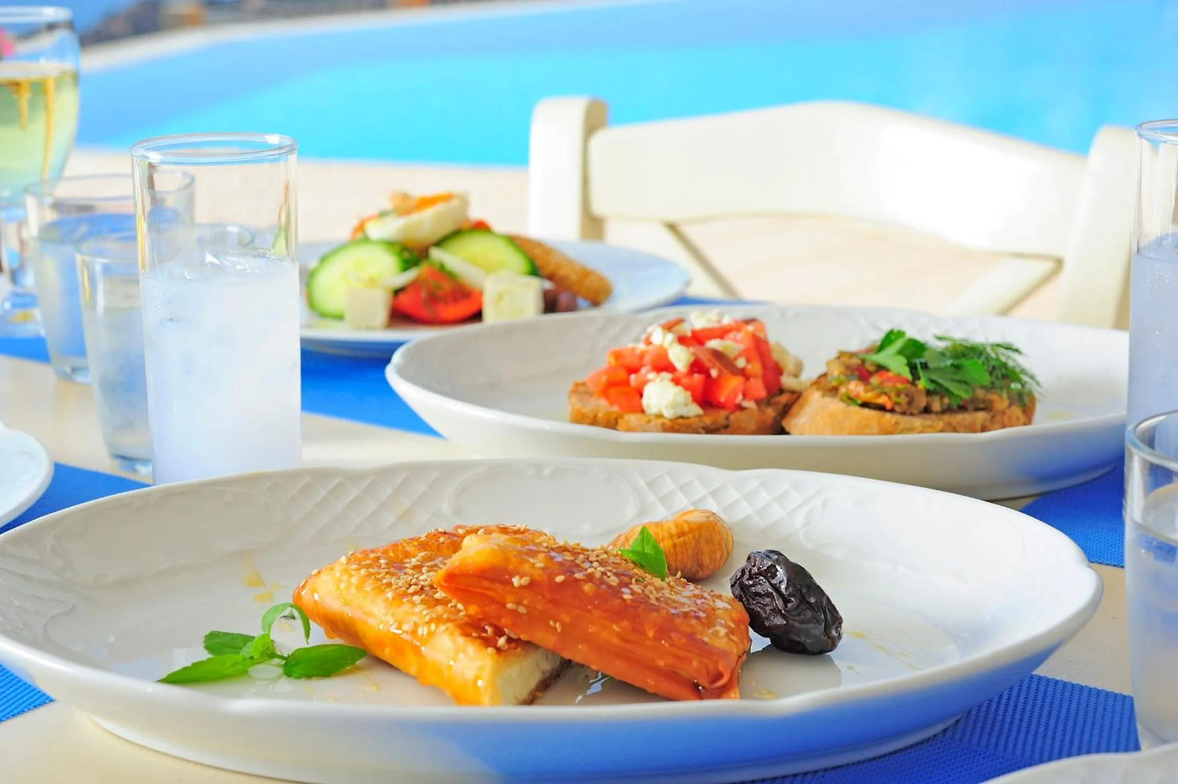 Restaurant/places to eat in Stefanos Village Hotel