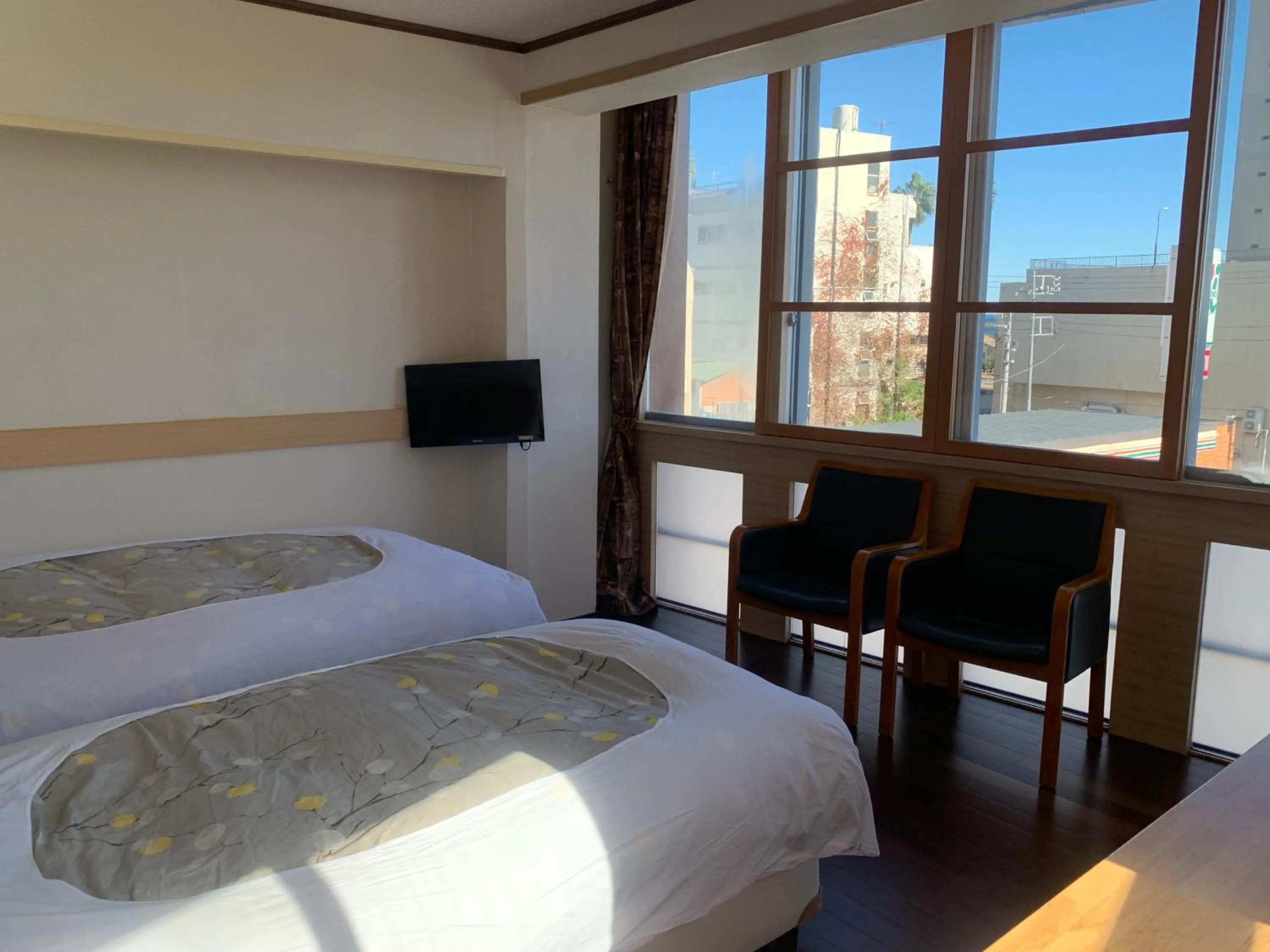 Bed in Izu-no-umi Hotel