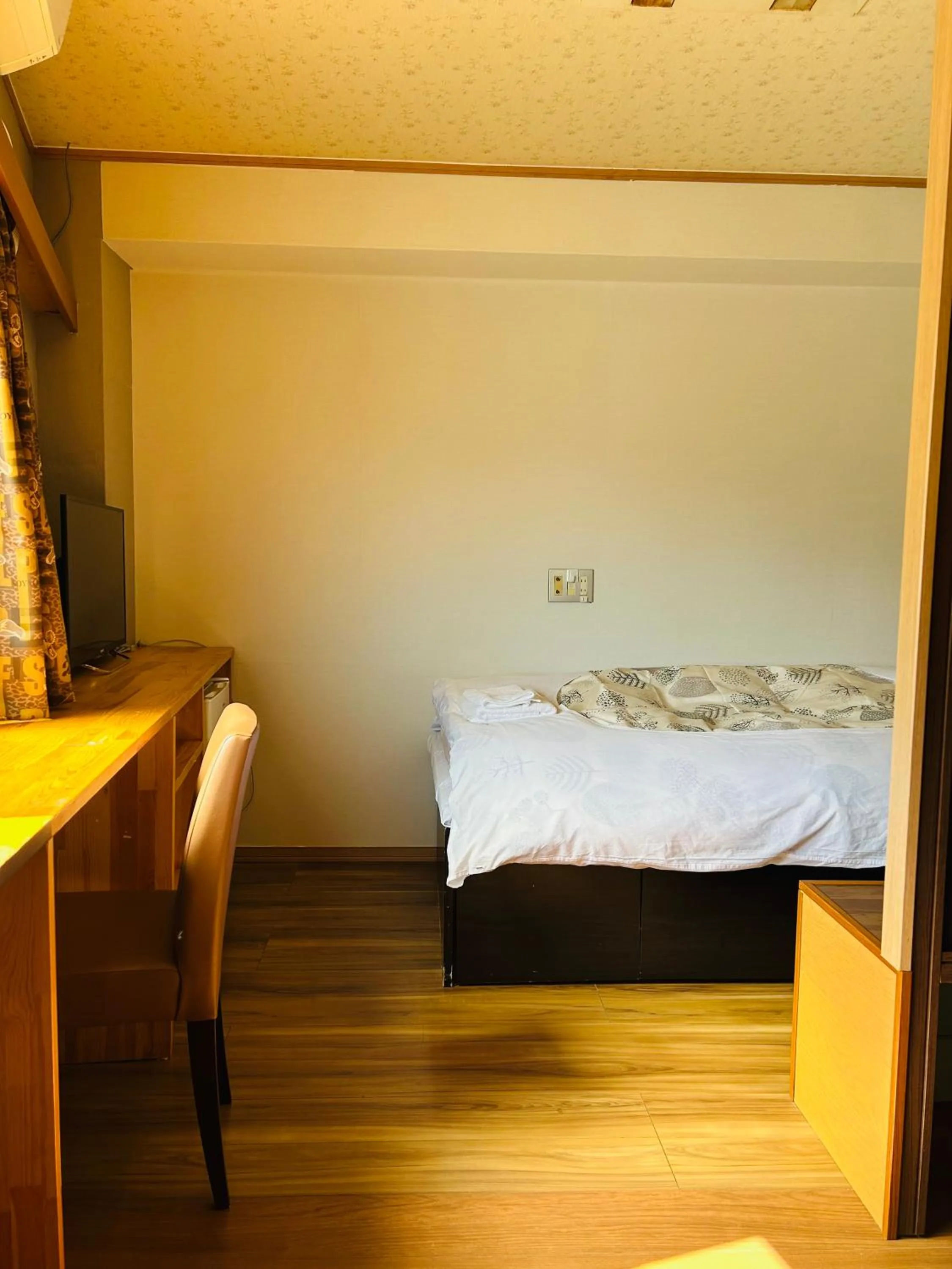 Bed in Izu-no-umi Hotel