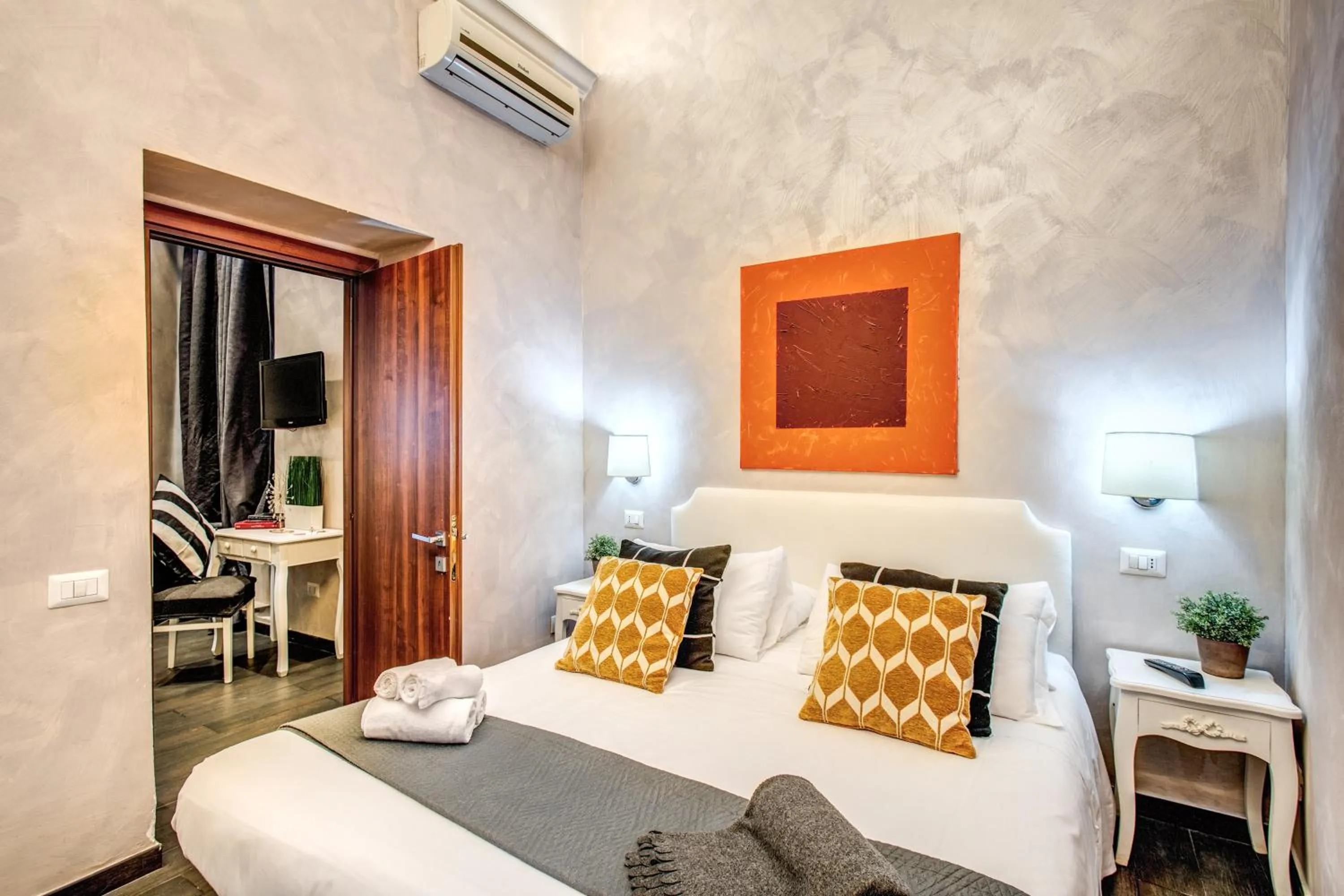 Photo of the whole room, Bed in La Residenza Dell'Angelo