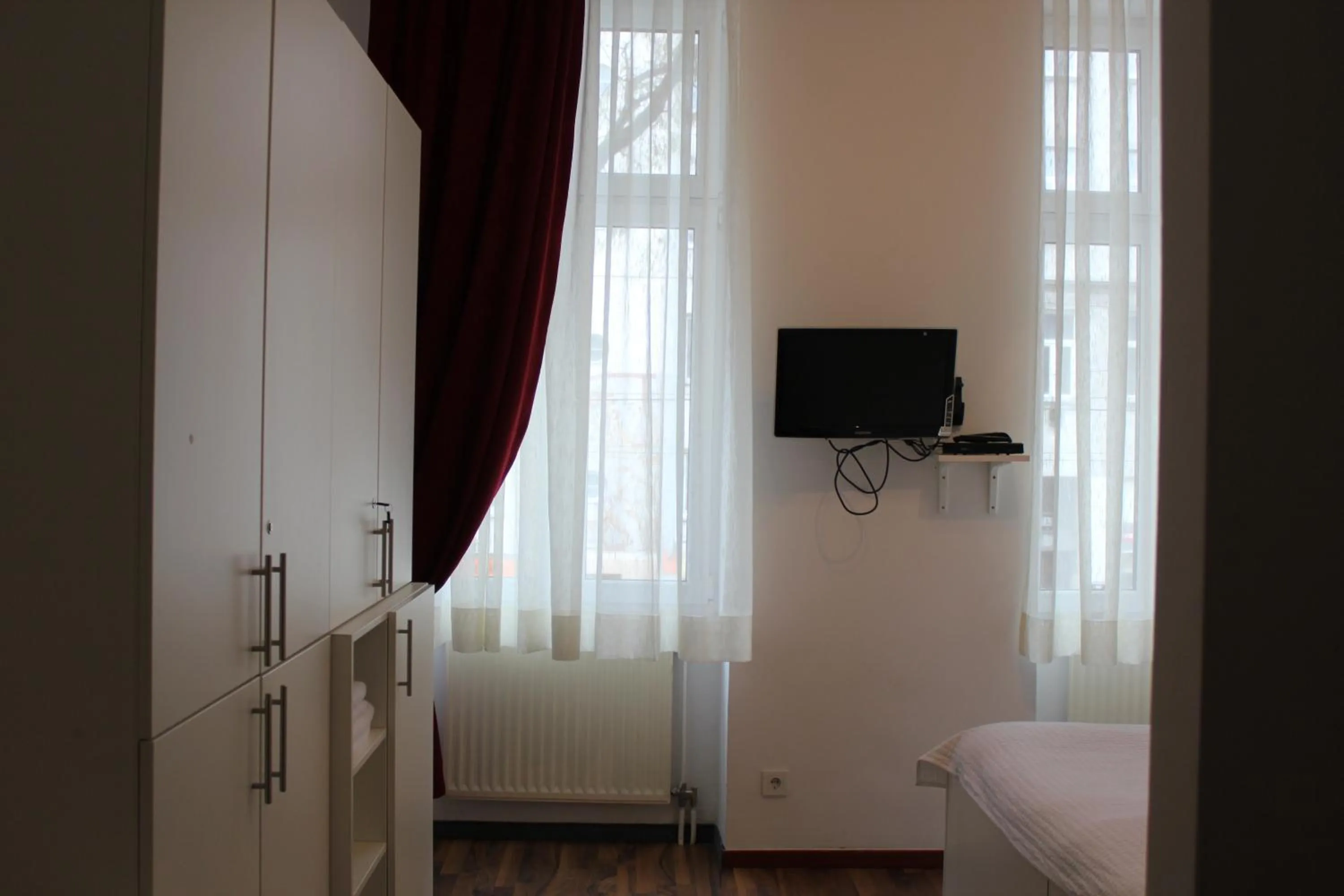 Bed in Arnes Hotel Vienna