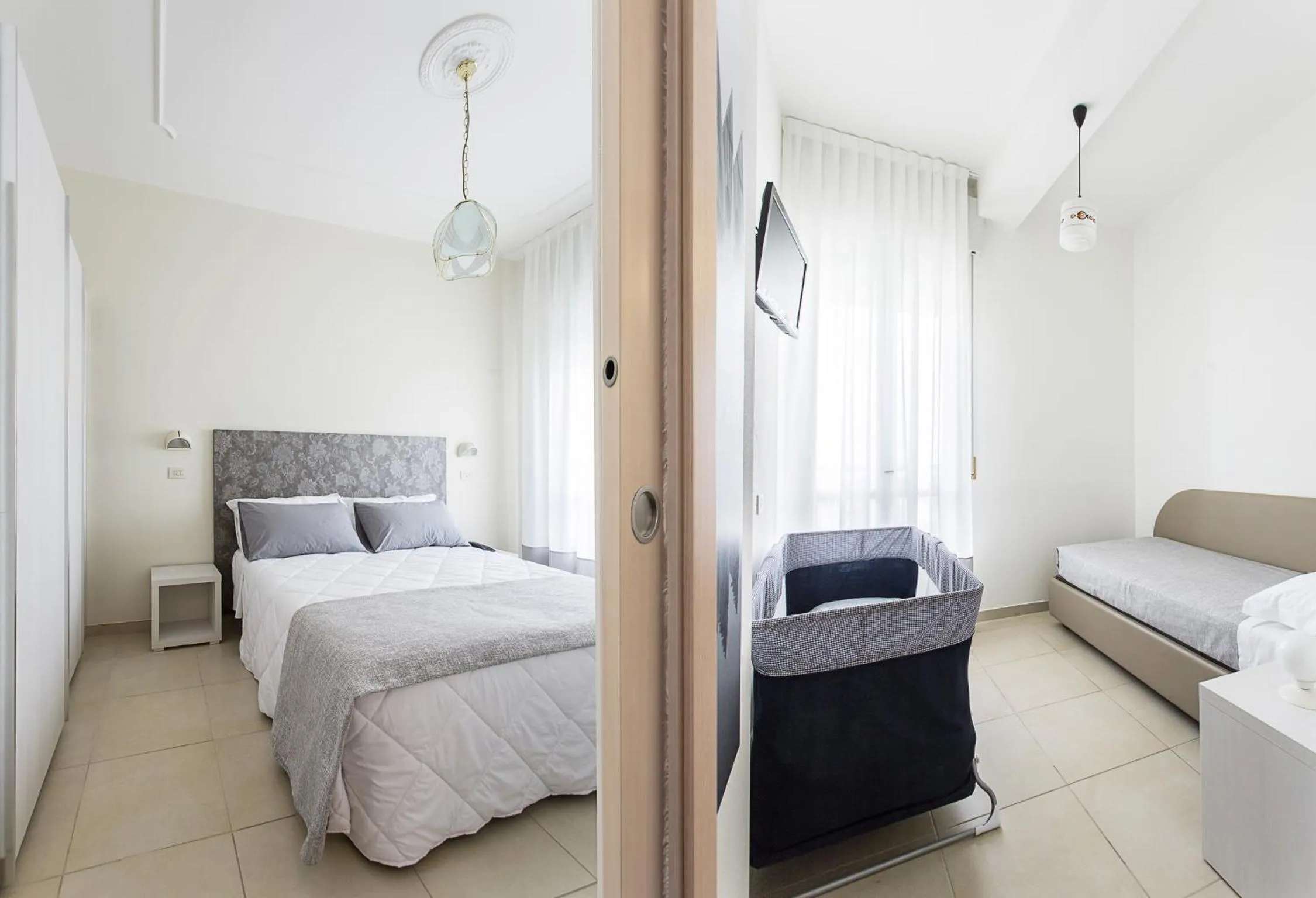 Photo of the whole room in Hotel Caesar