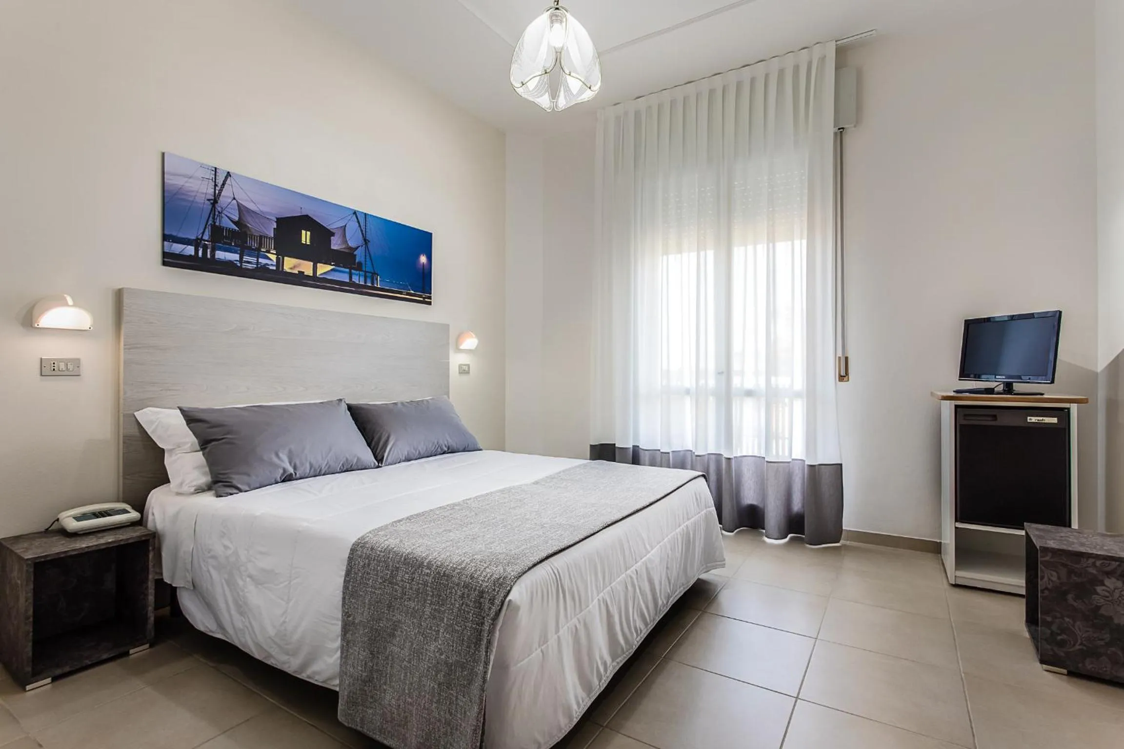 Photo of the whole room in Hotel Caesar