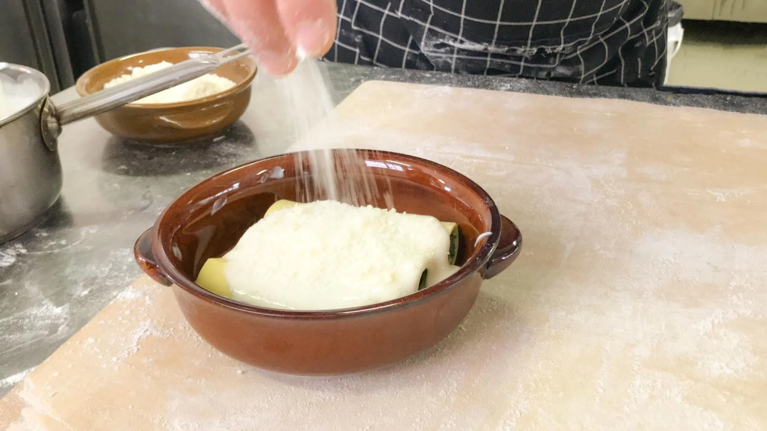 Restaurant/places to eat in Hotel Caesar