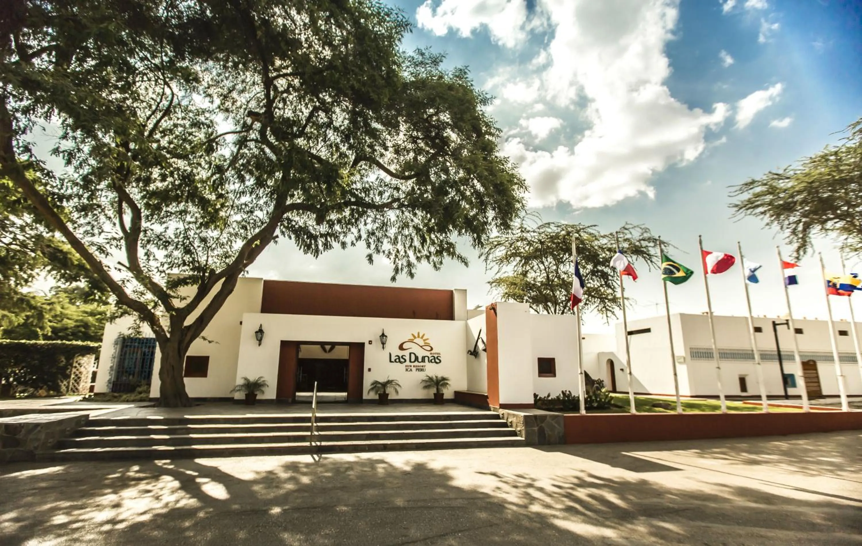 Facade/entrance in Hotel Las Dunas