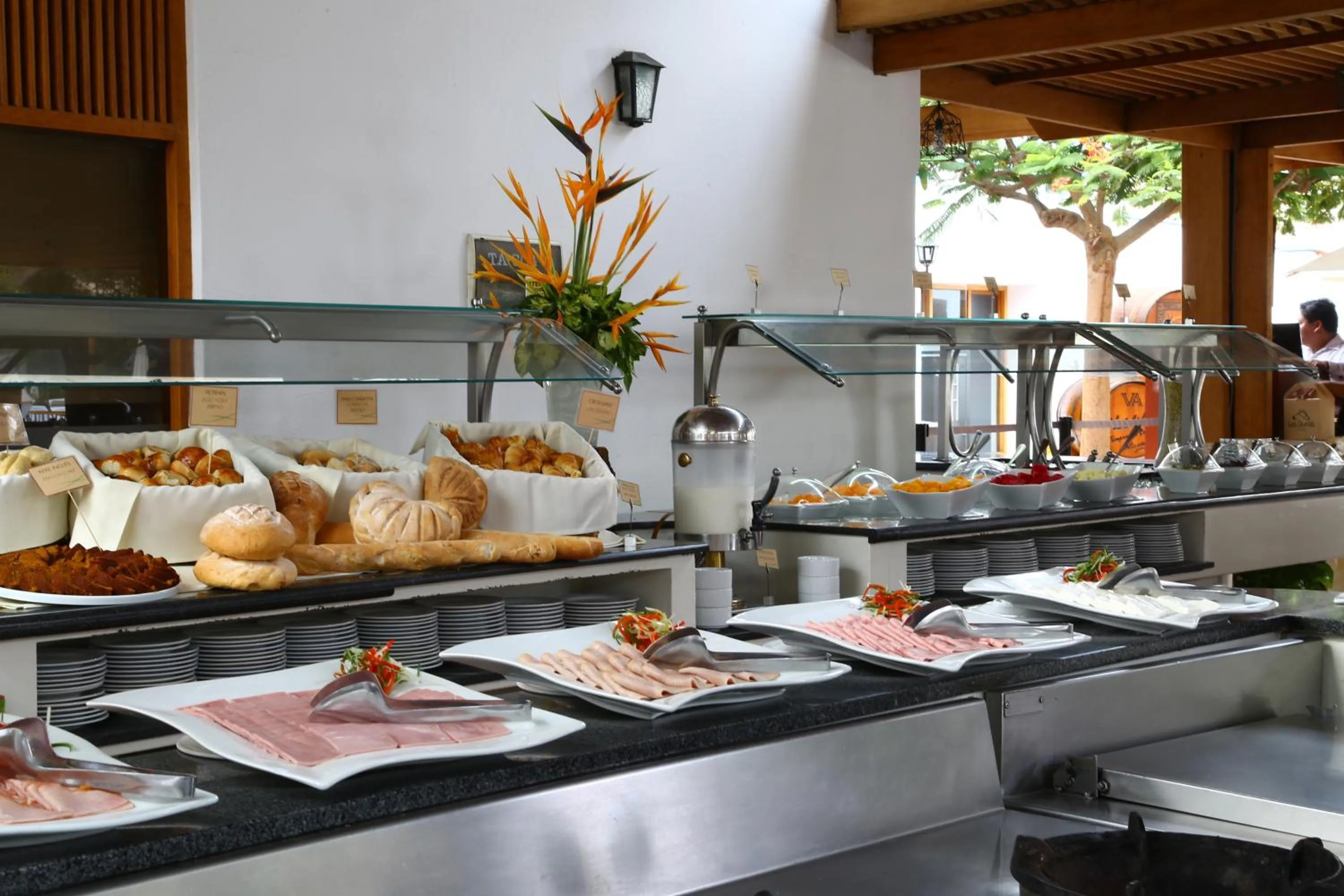 Buffet breakfast in Hotel Las Dunas