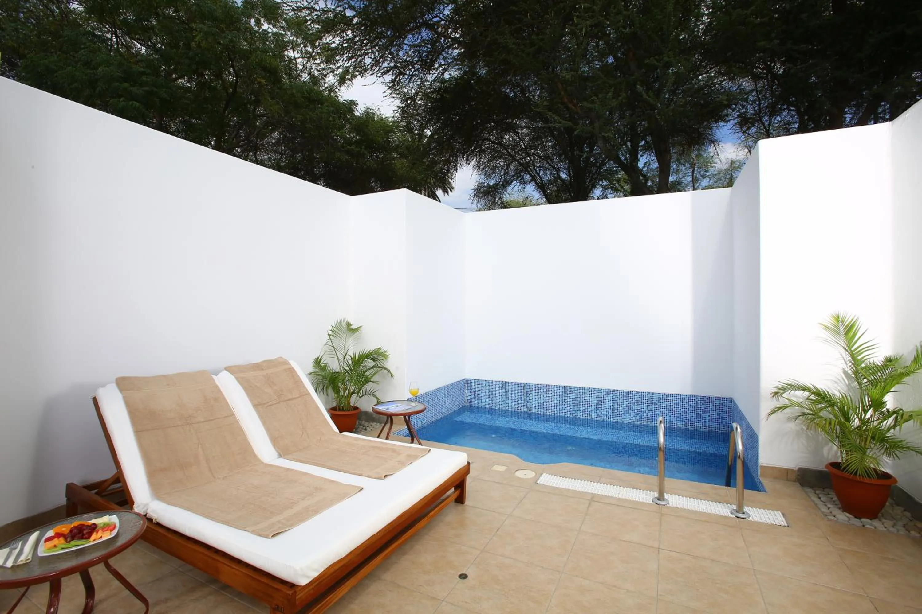 Swimming pool in Hotel Las Dunas