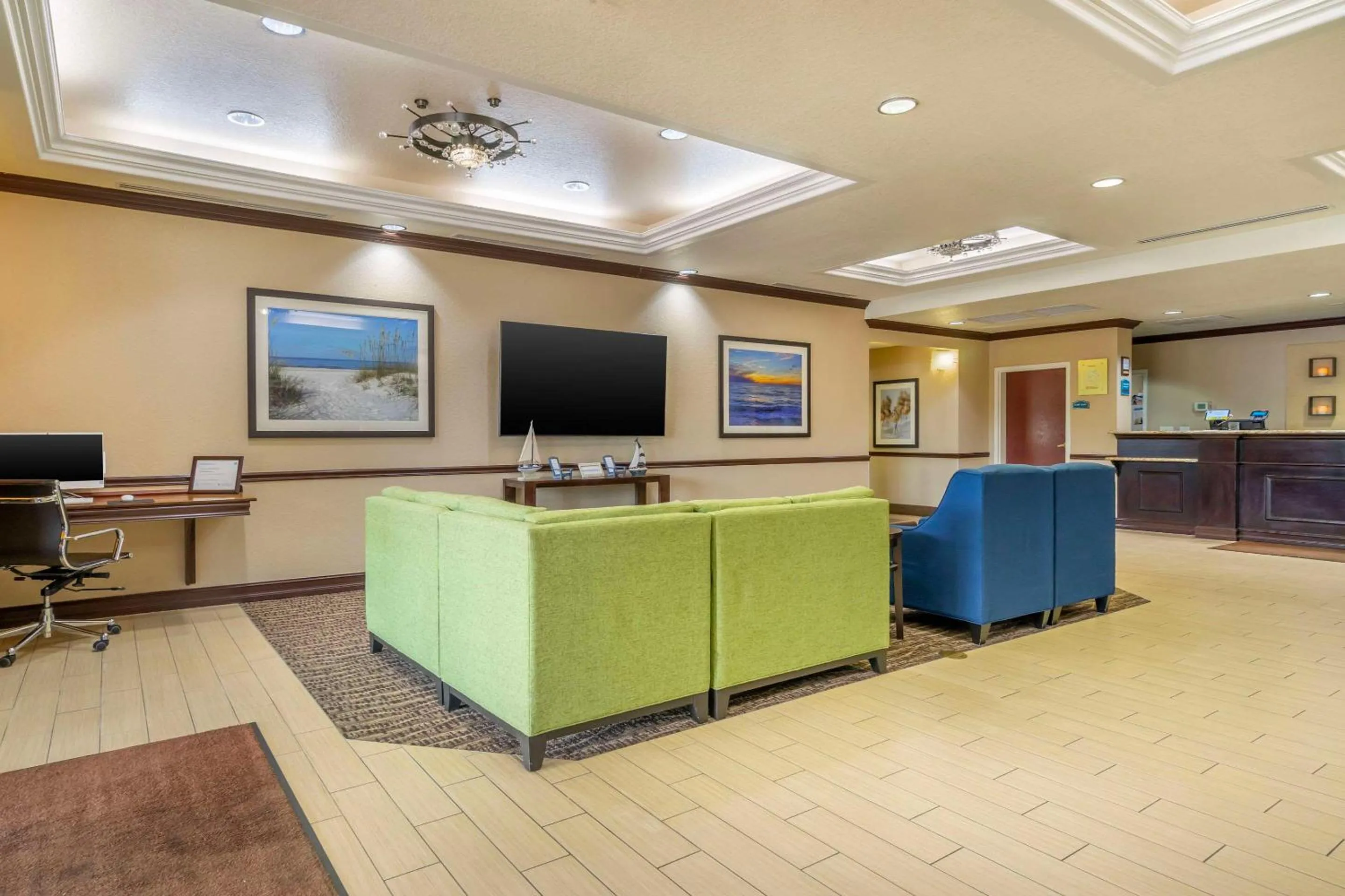 Lobby or reception in Comfort Inn & Suites Northeast - Gateway