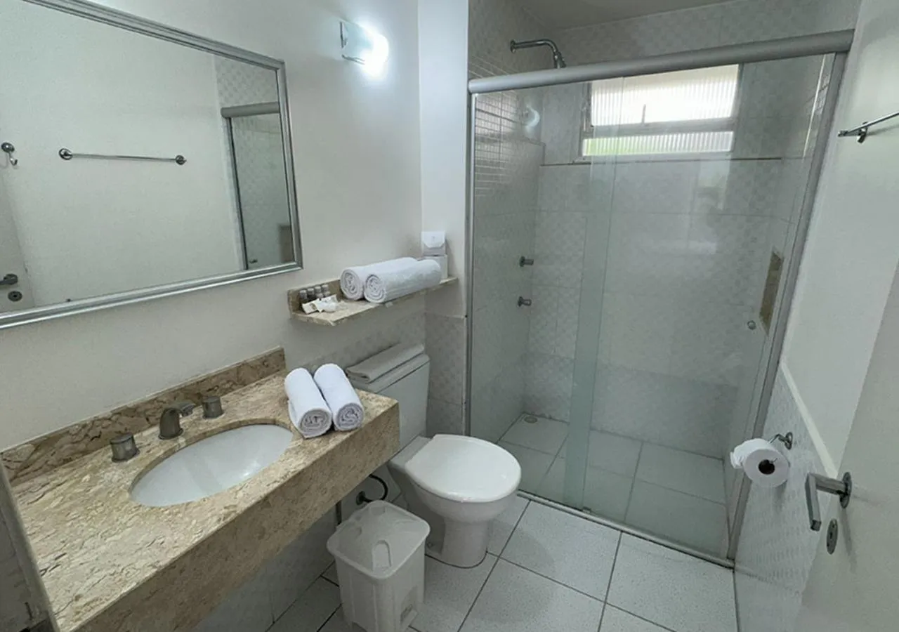 Shower in Wembley Inn Hotel