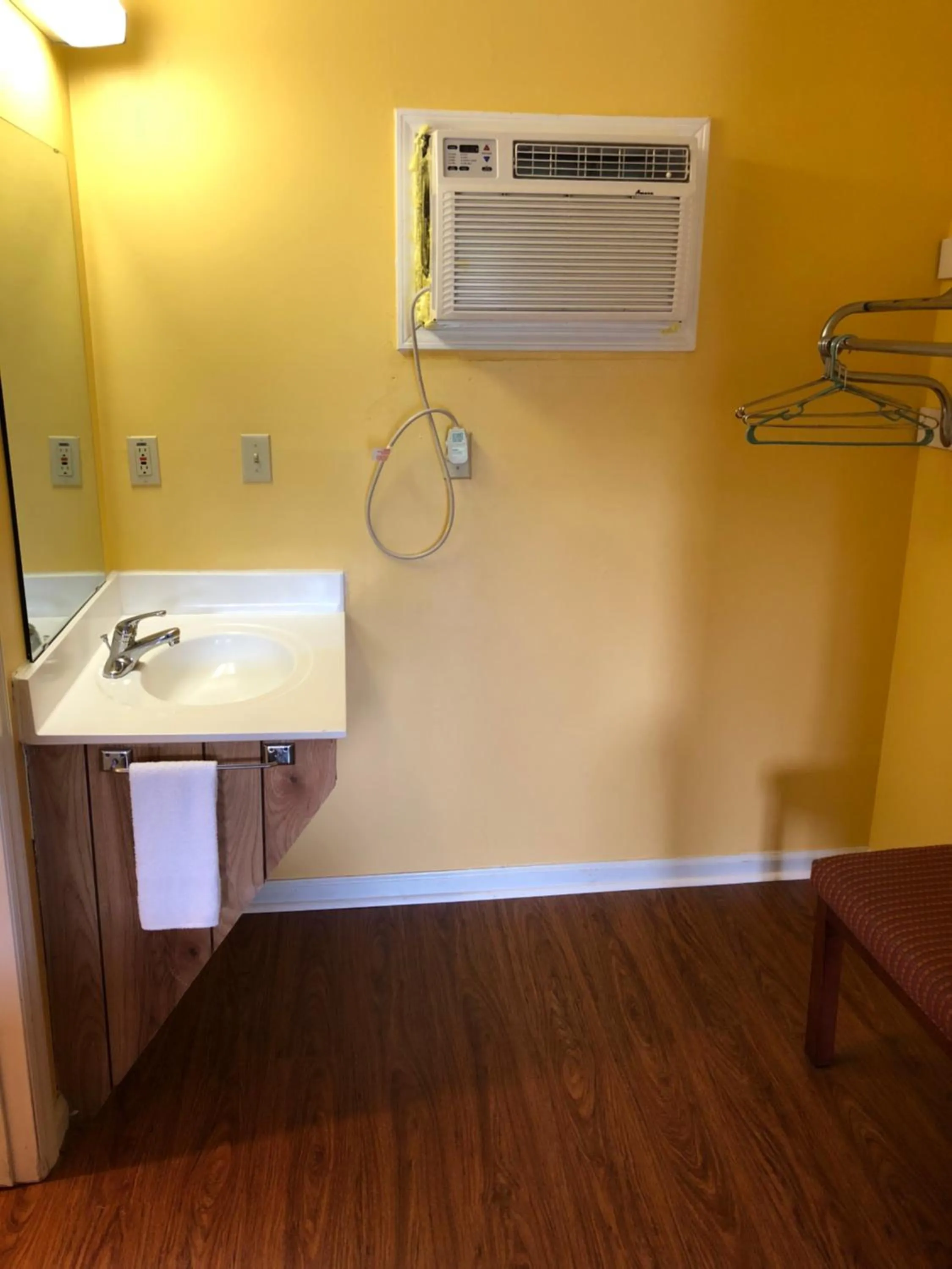 Americas Best Value Inn - Jonesville