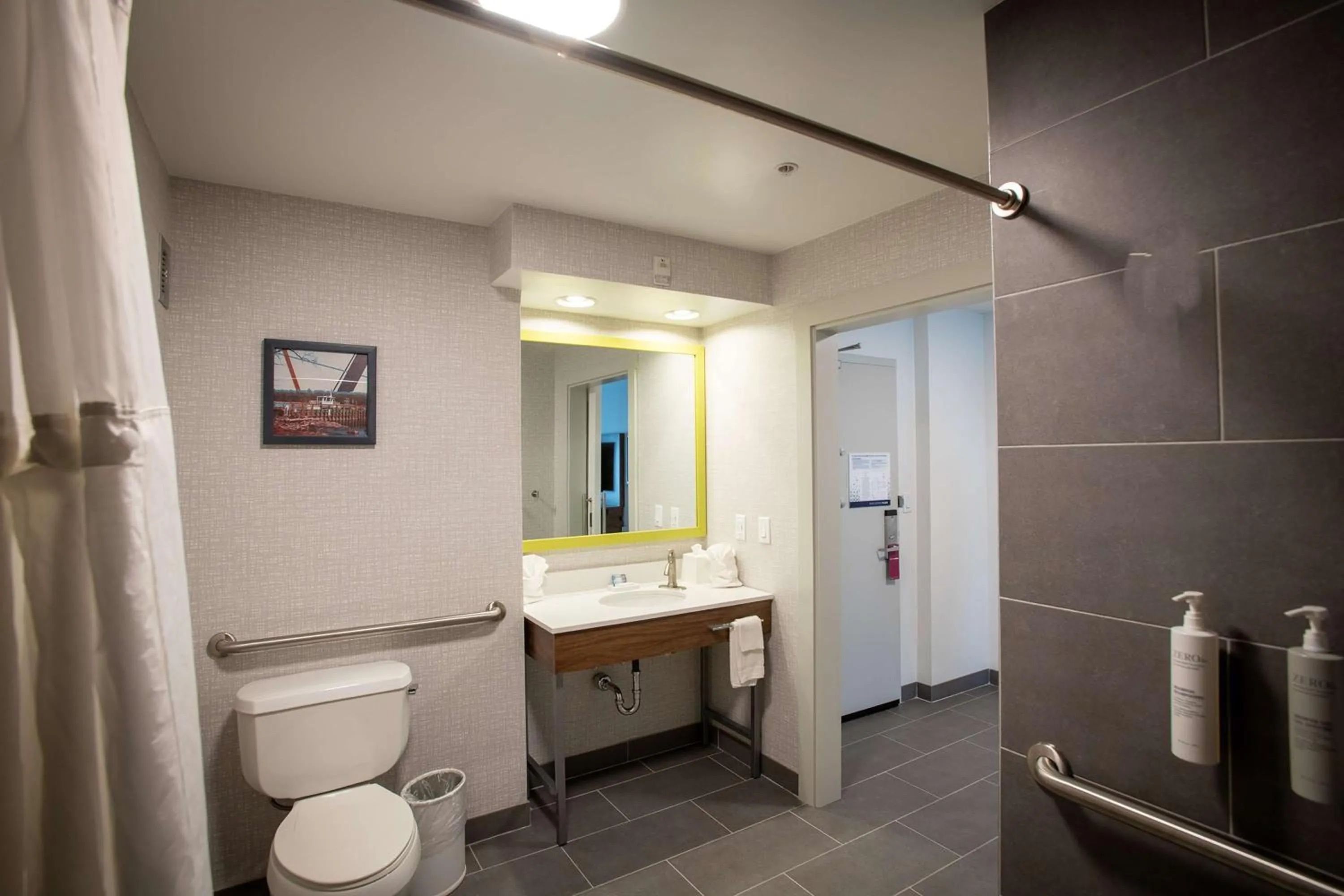 Bathroom in Hampton Inn Seaford