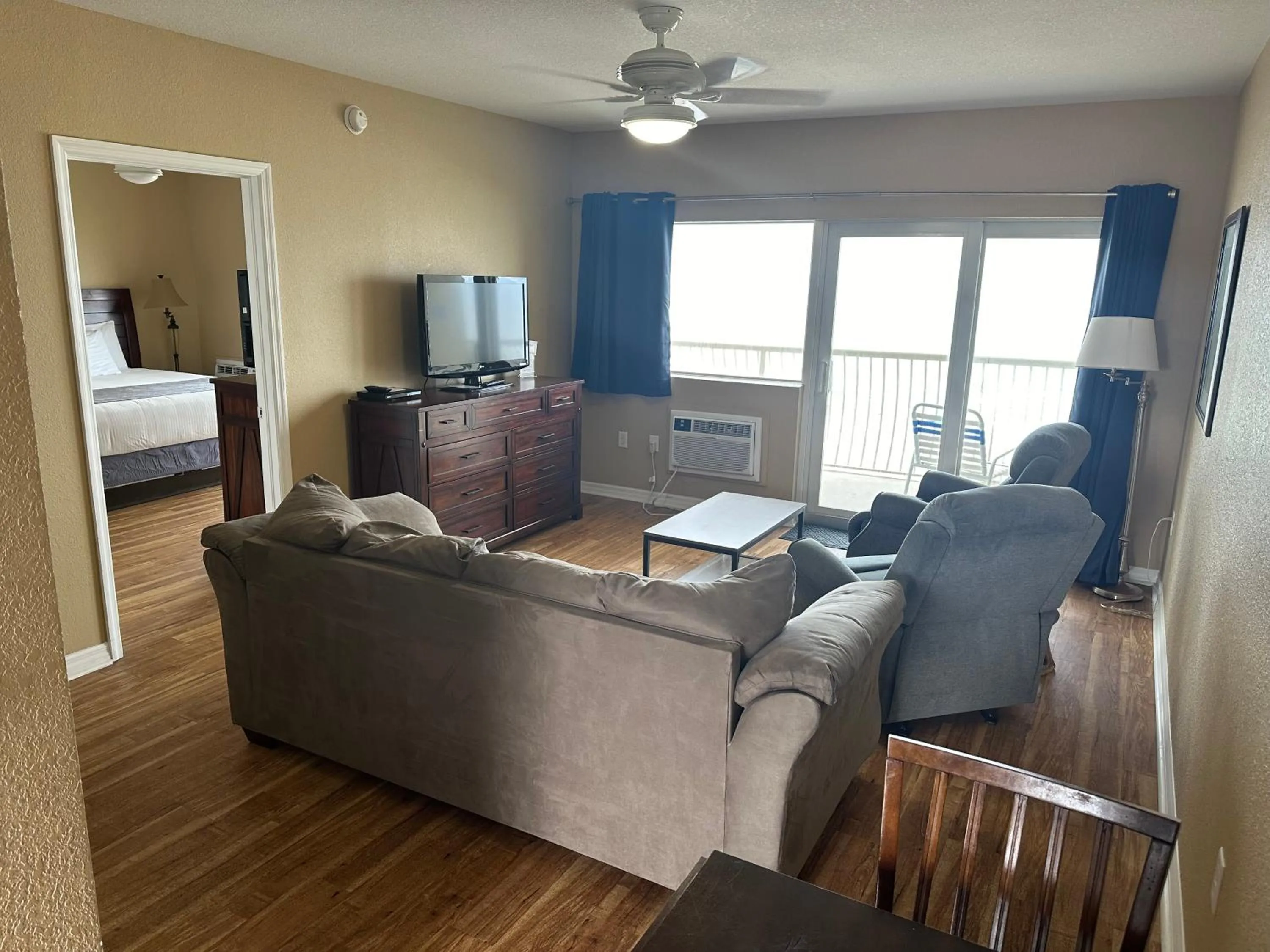 Living room in Shoreline Island Resort - Exclusively Adult