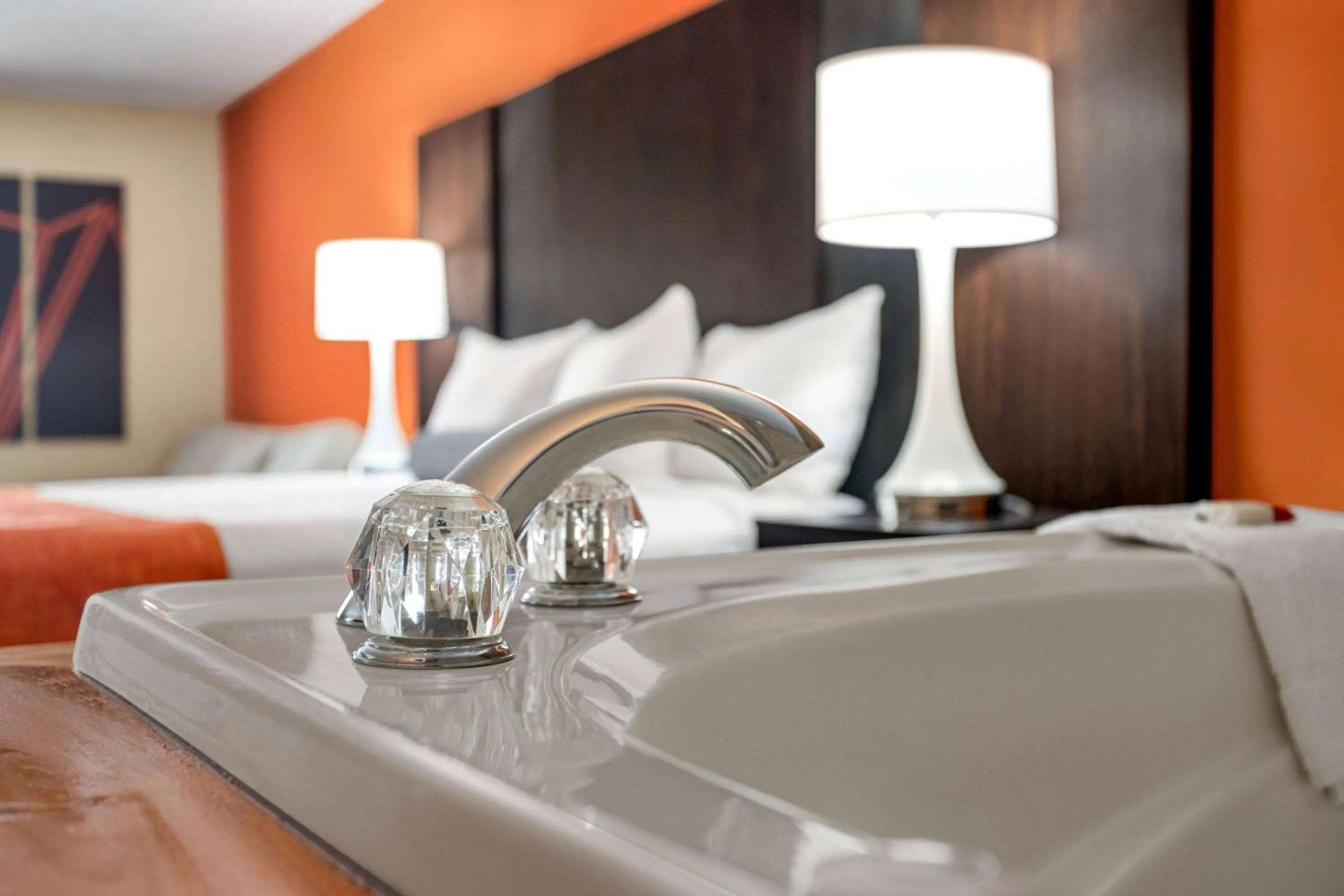 Hot Tub in Howard Johnson by Wyndham Pigeon Forge