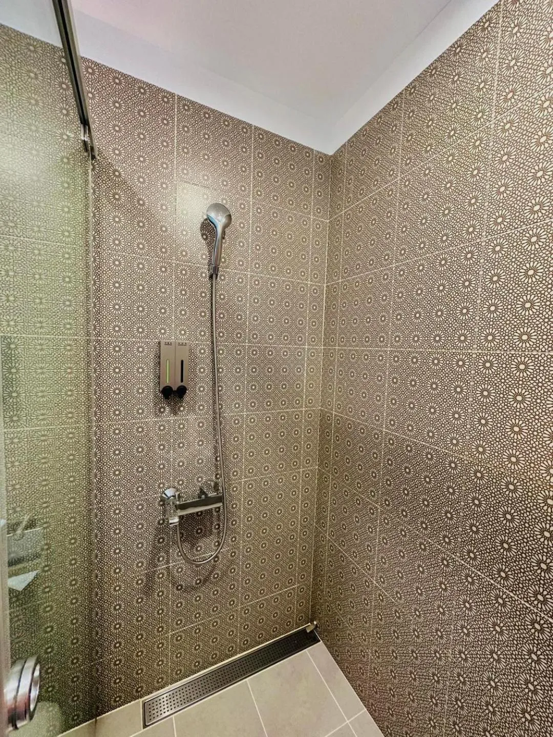 Shower in Galilee B&B 加利利海民宿